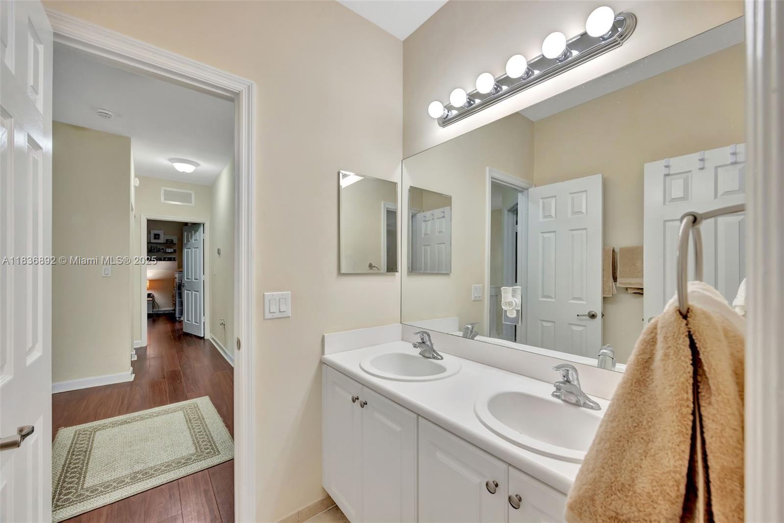 216 NE 36th Ter, Homestead, Florida image 37