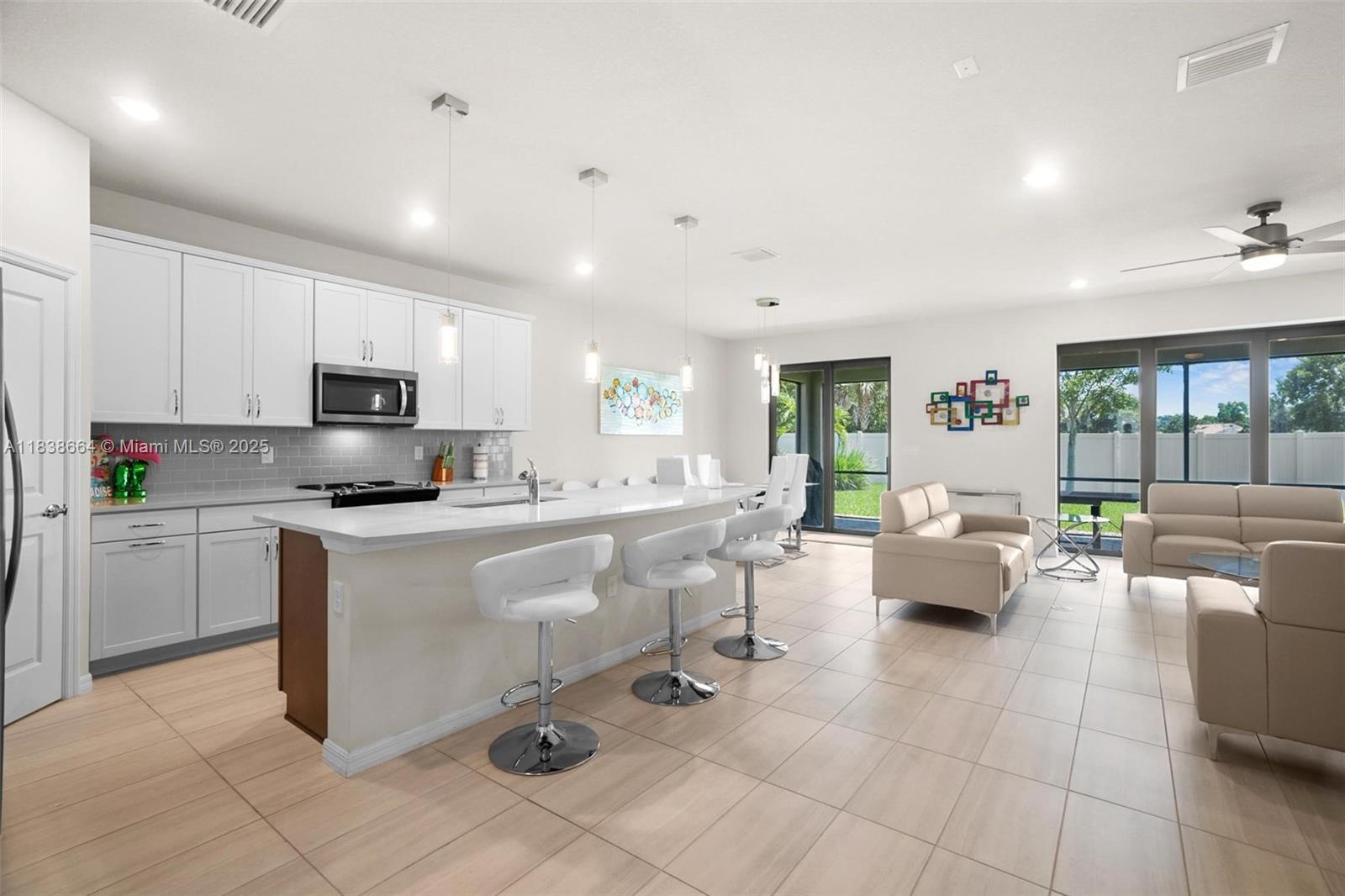 8036 NW 78th St, Tamarac, Florida image 11