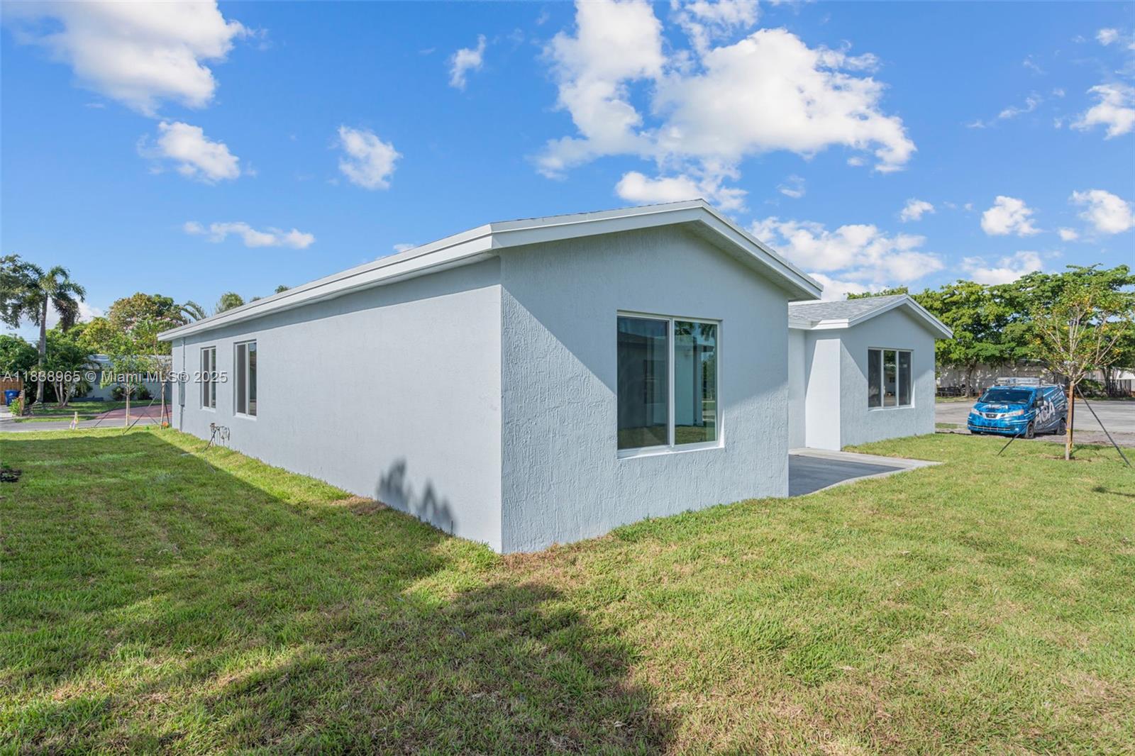 3451 SW 19th St, Fort Lauderdale, Florida image 4