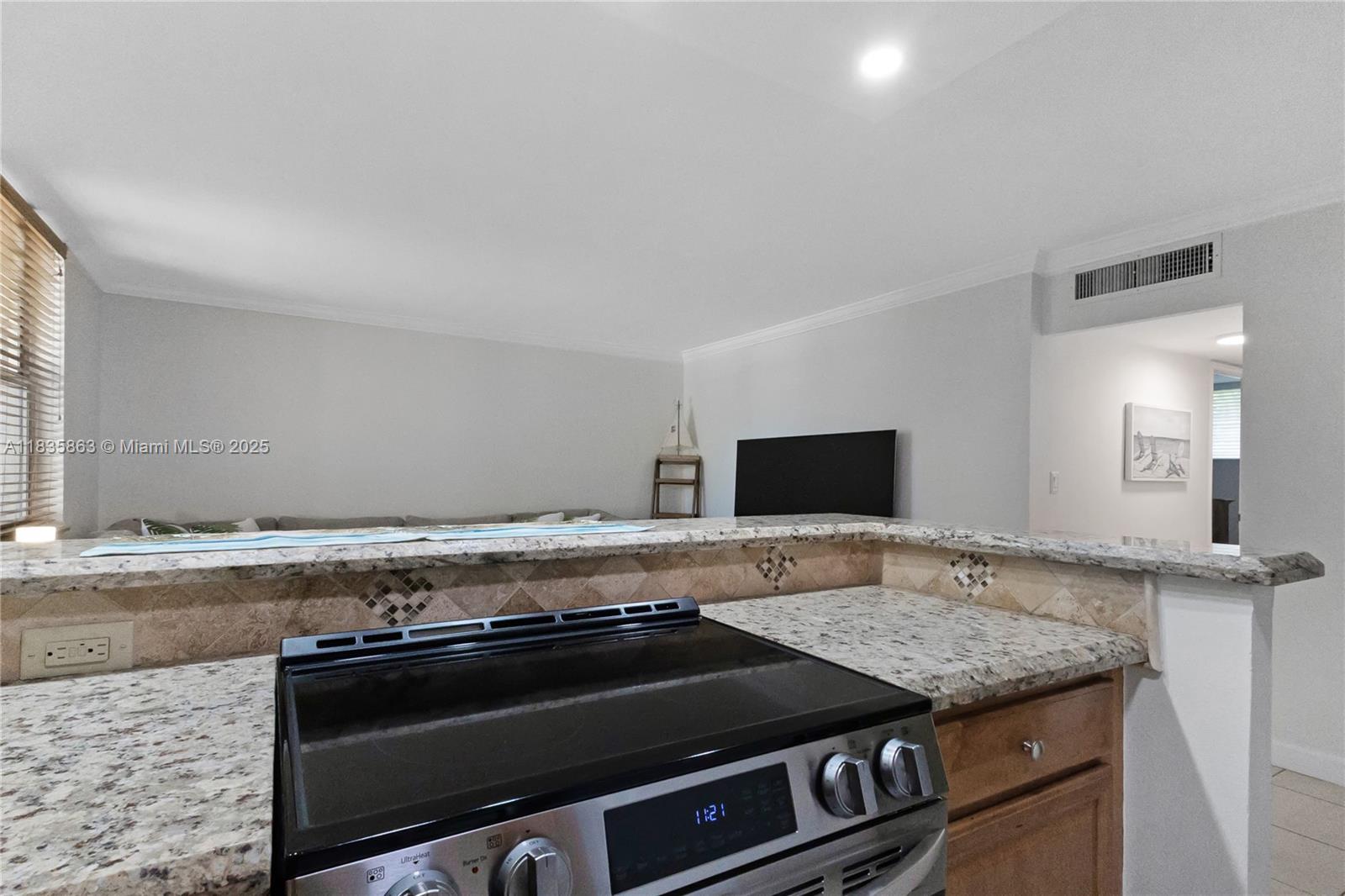 2400 NE 10th St #104, Pompano Beach, Florida image 12