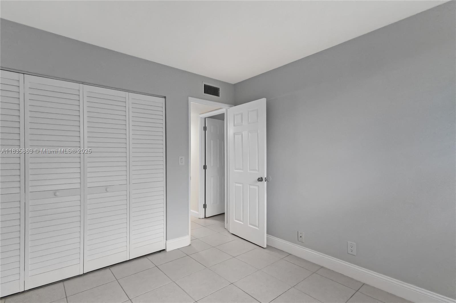 2400 NE 10th St #104, Pompano Beach, Florida image 20