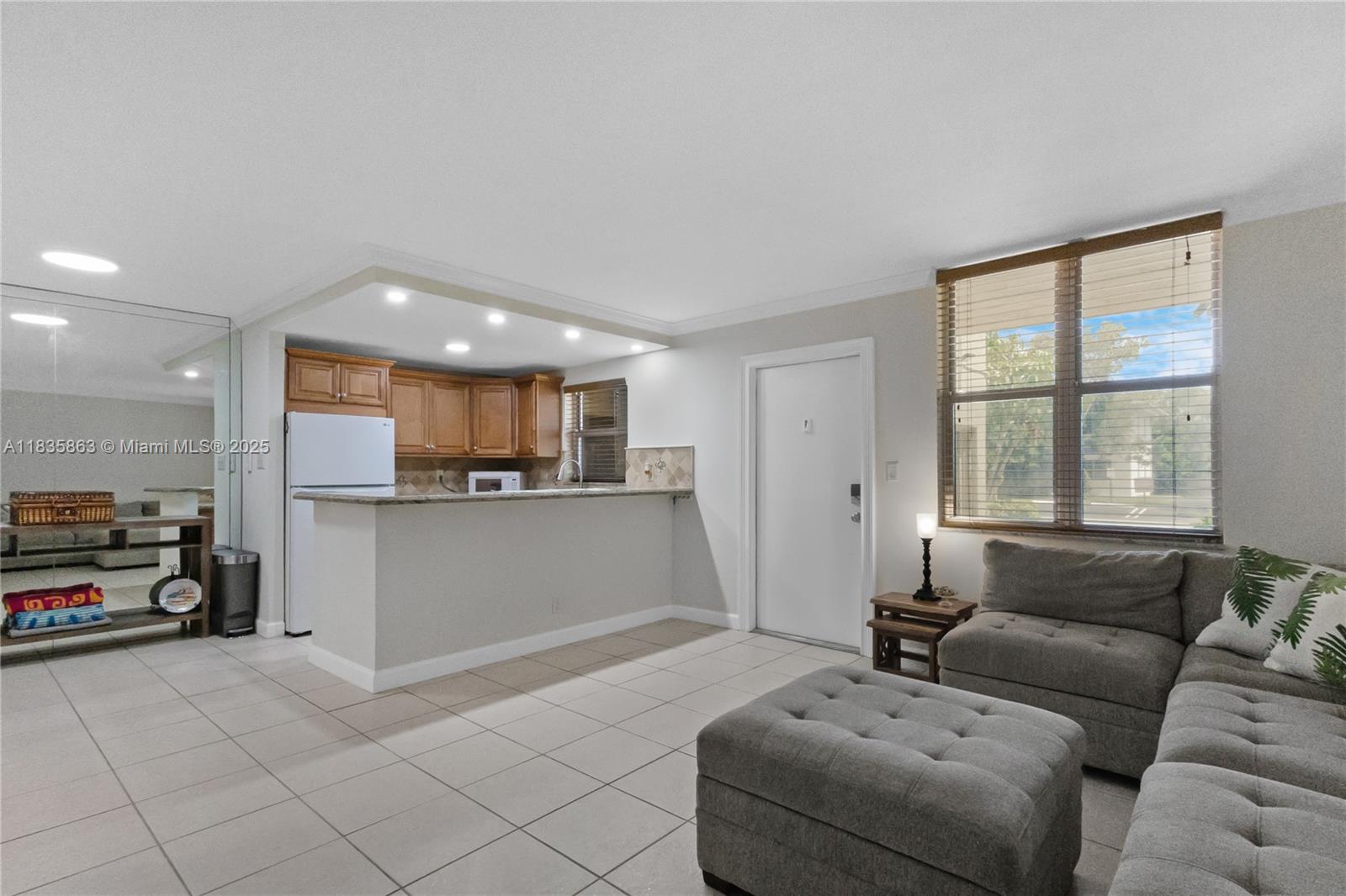 2400 NE 10th St #104, Pompano Beach, Florida image 9