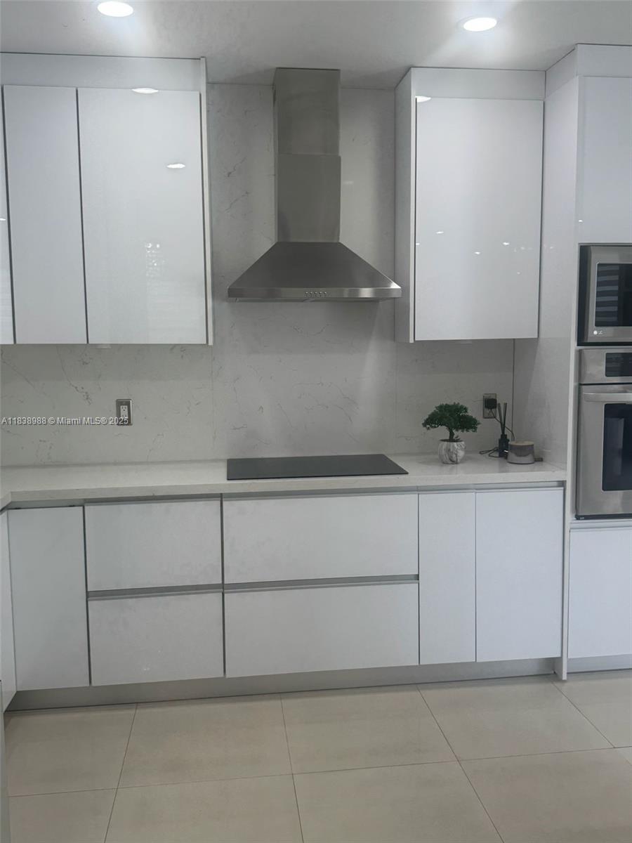 Residential, Hialeah, Florida image 12