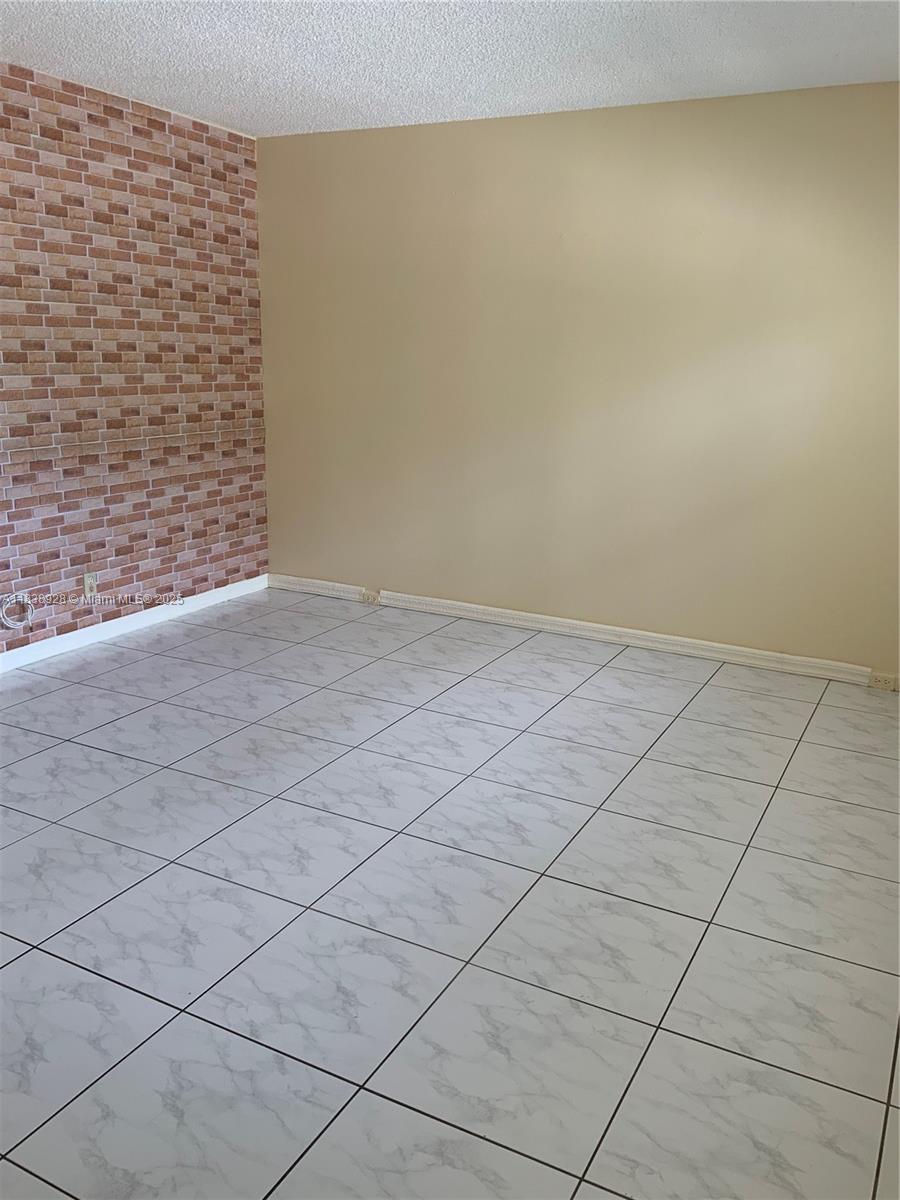 2405 Antigua Cir #H1, Coconut Creek, Florida image 2