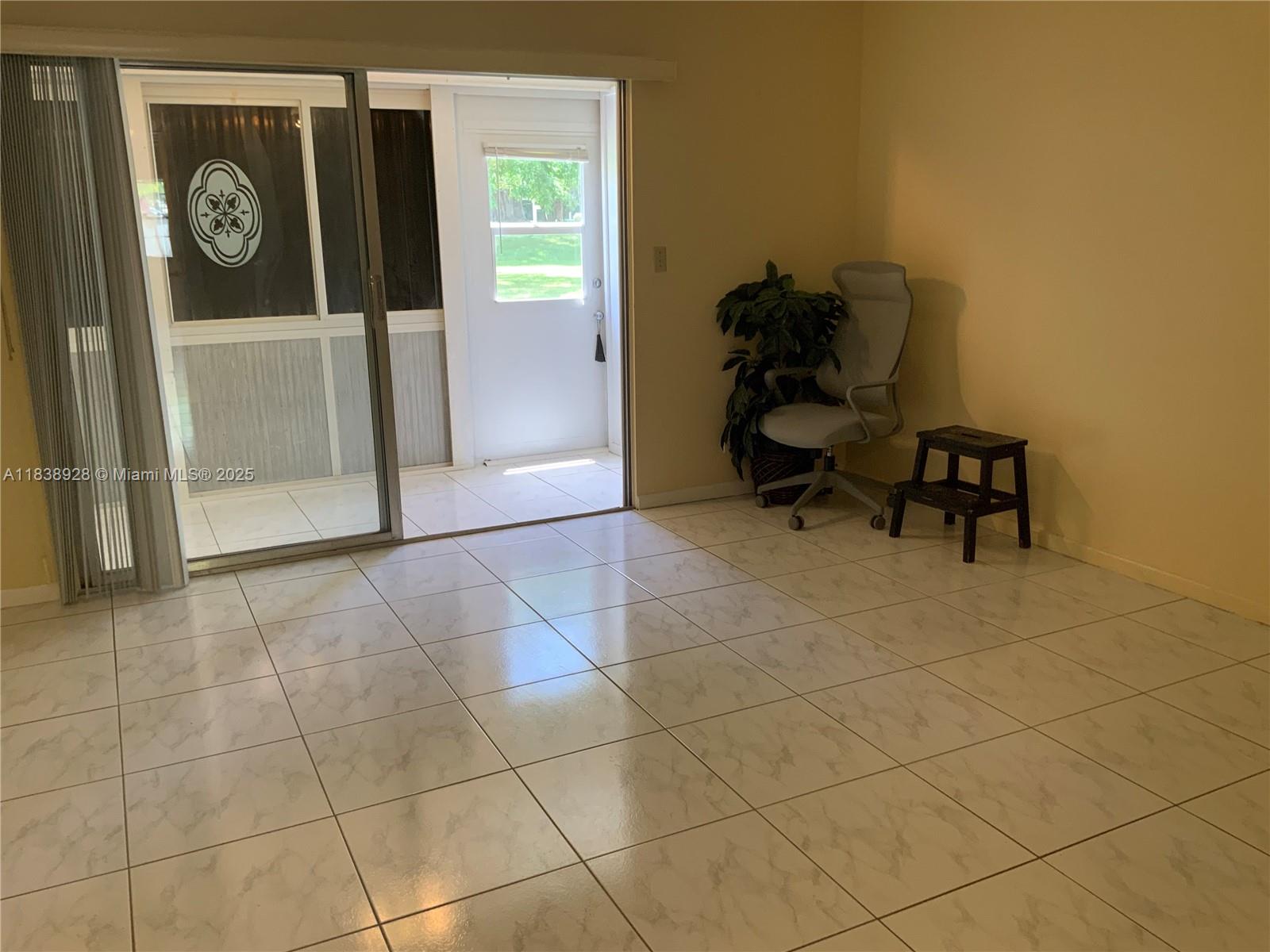 2405 Antigua Cir #H1, Coconut Creek, Florida image 9