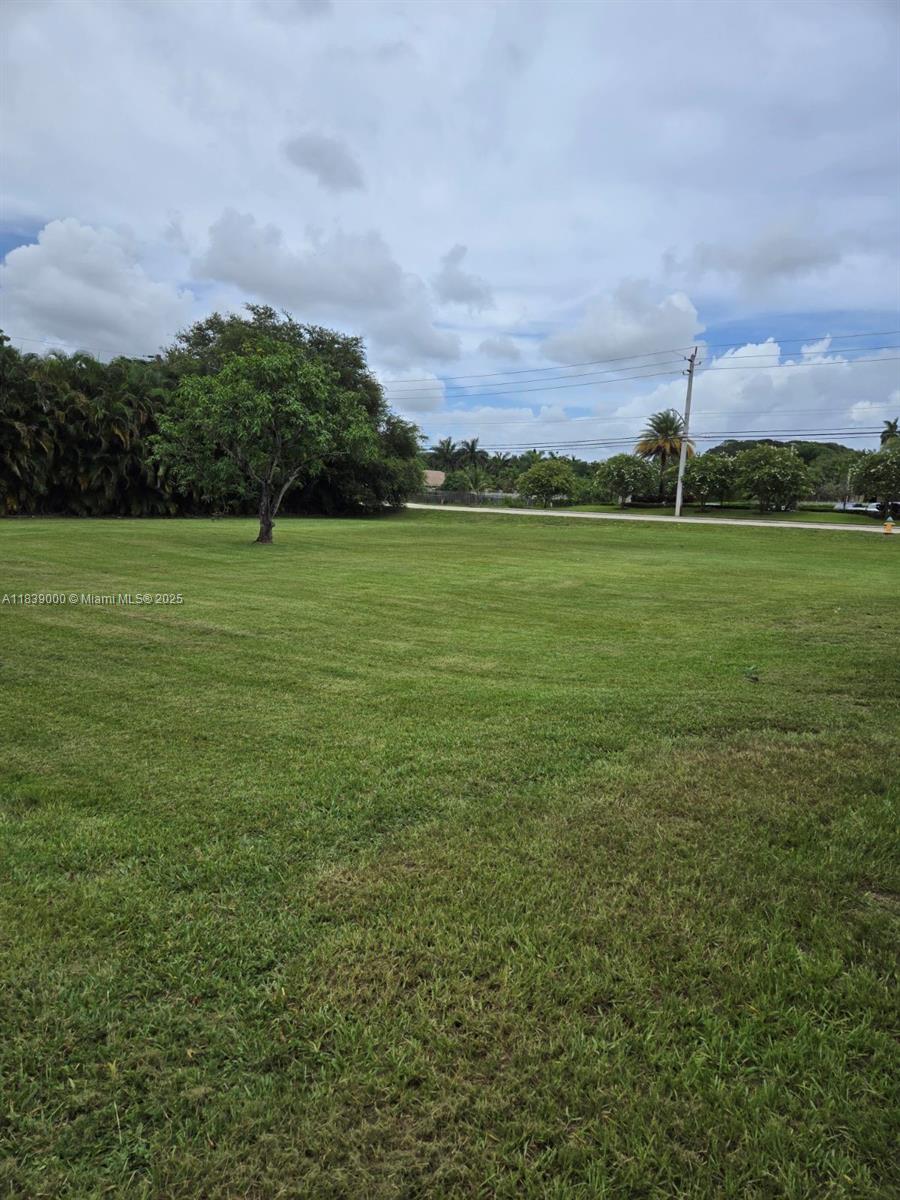 6411 SW 56th St, Davie, Florida image 2