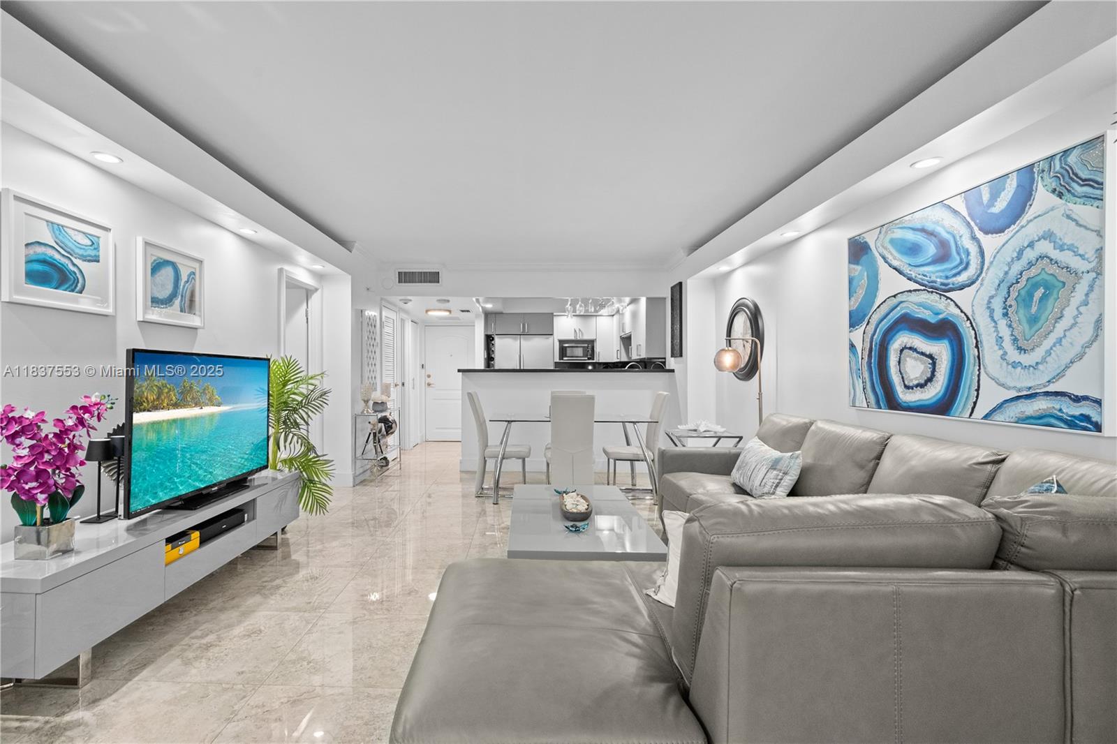 3675 N Country Club Dr #1907, Aventura, Florida image 10