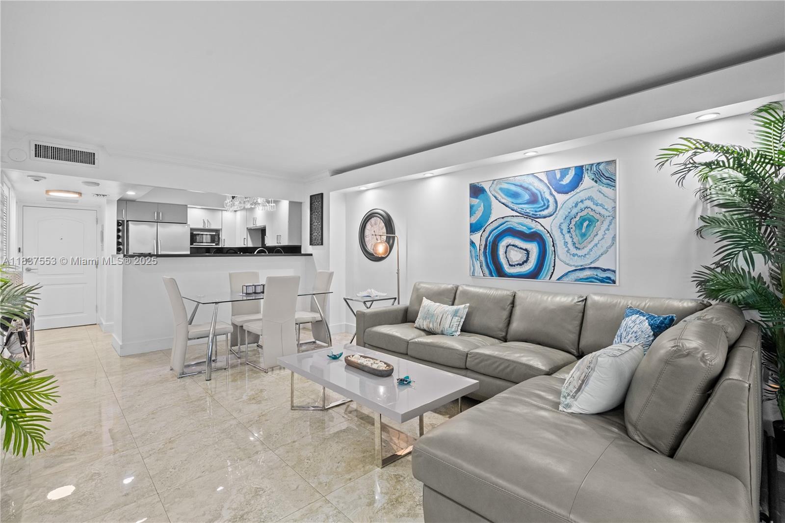 3675 N Country Club Dr #1907, Aventura, Florida image 12