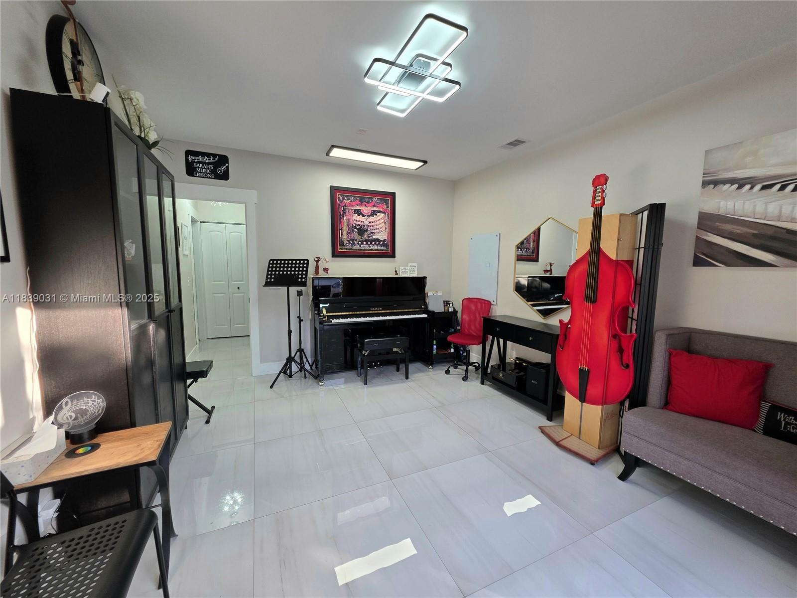 10120 NW 71st Pl, Tamarac, Florida image 12