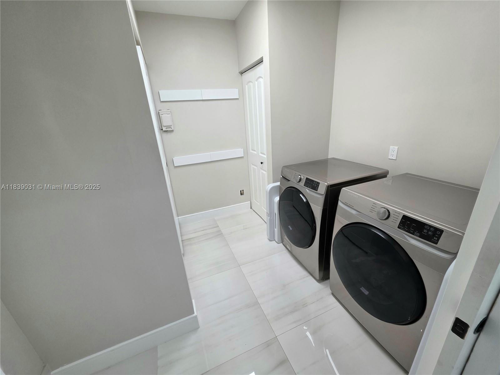 10120 NW 71st Pl, Tamarac, Florida image 9