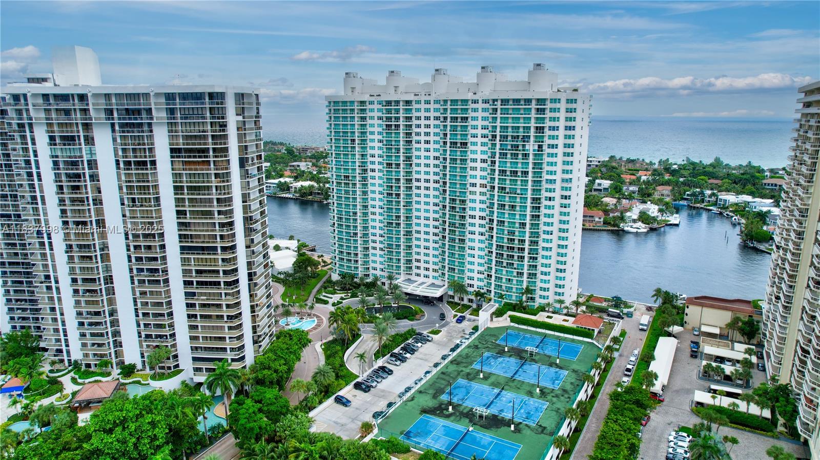 20281 E Country Club Dr #1801, Aventura, Florida image 1