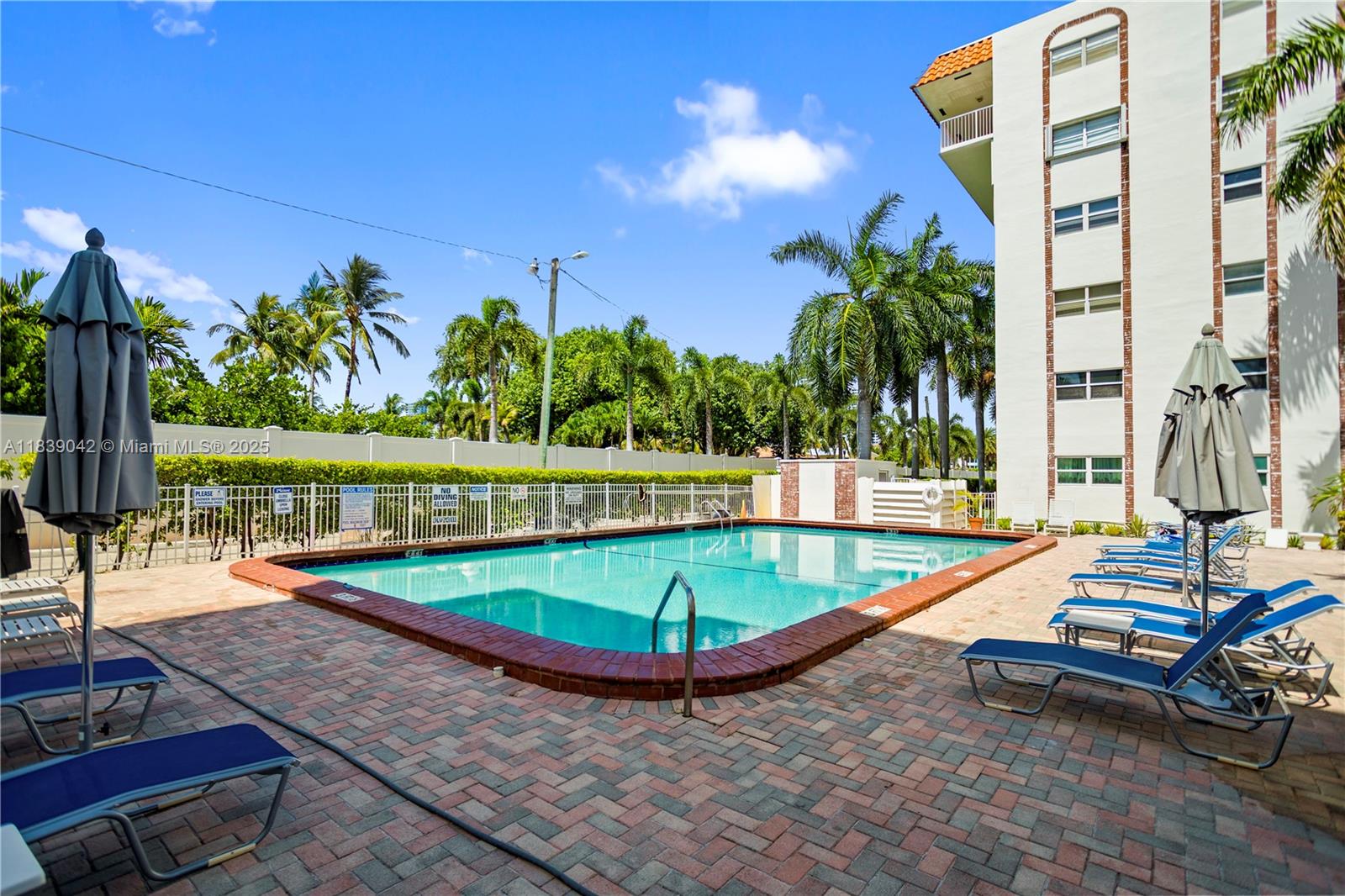 3181 S Ocean Dr #103, Hallandale Beach, Florida image 9