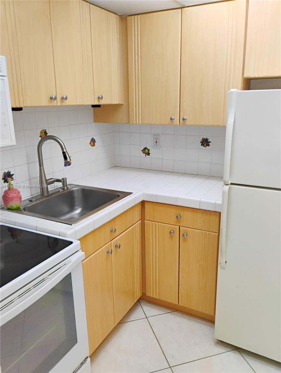 8605 SW 68th Ct #22, Pinecrest, Florida image 10