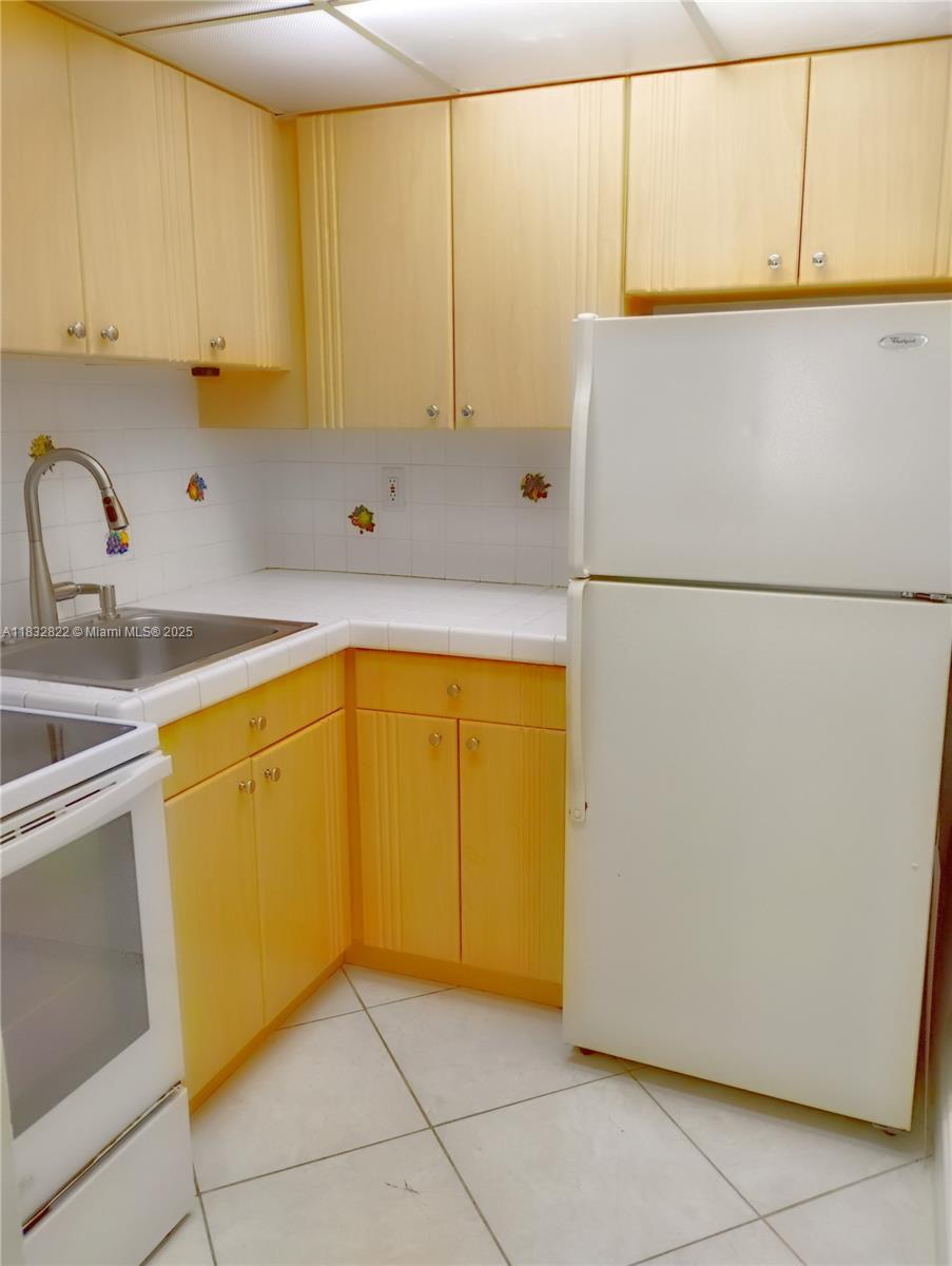 8605 SW 68th Ct #22, Pinecrest, Florida image 9