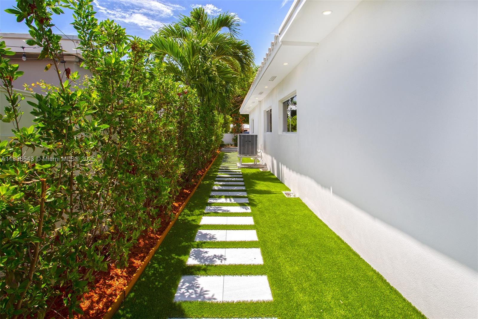 Residential, Miami Beach, Florida image 11