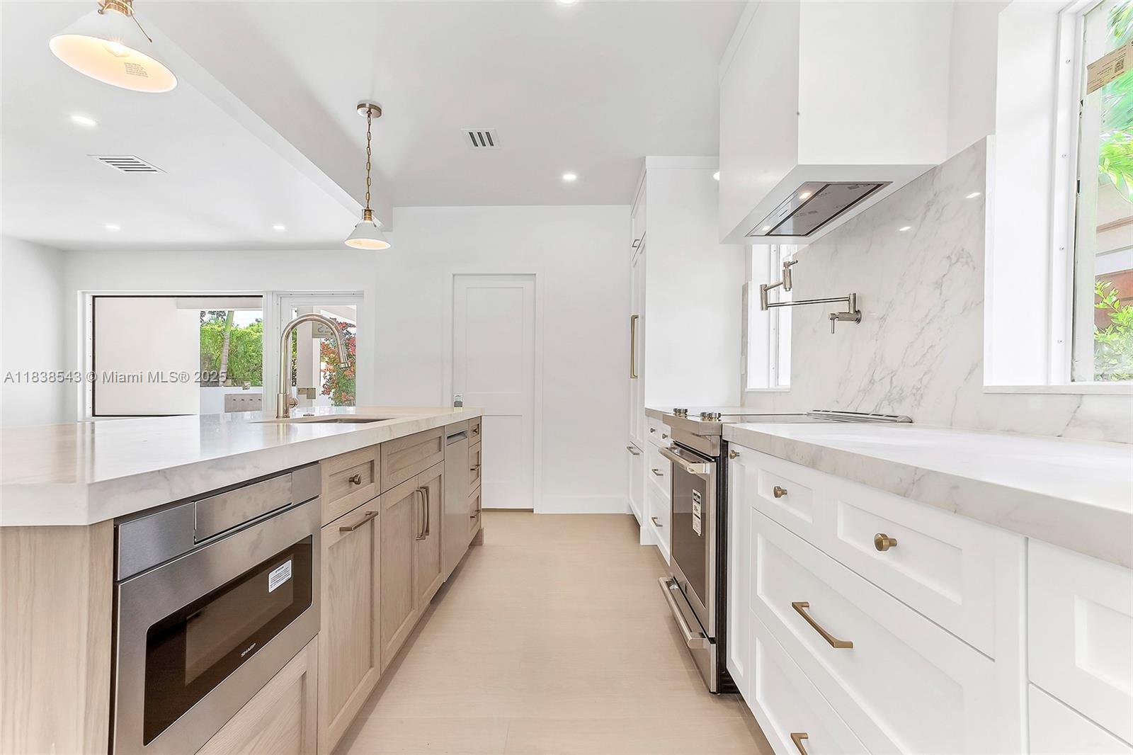 Residential, Miami Beach, Florida image 18