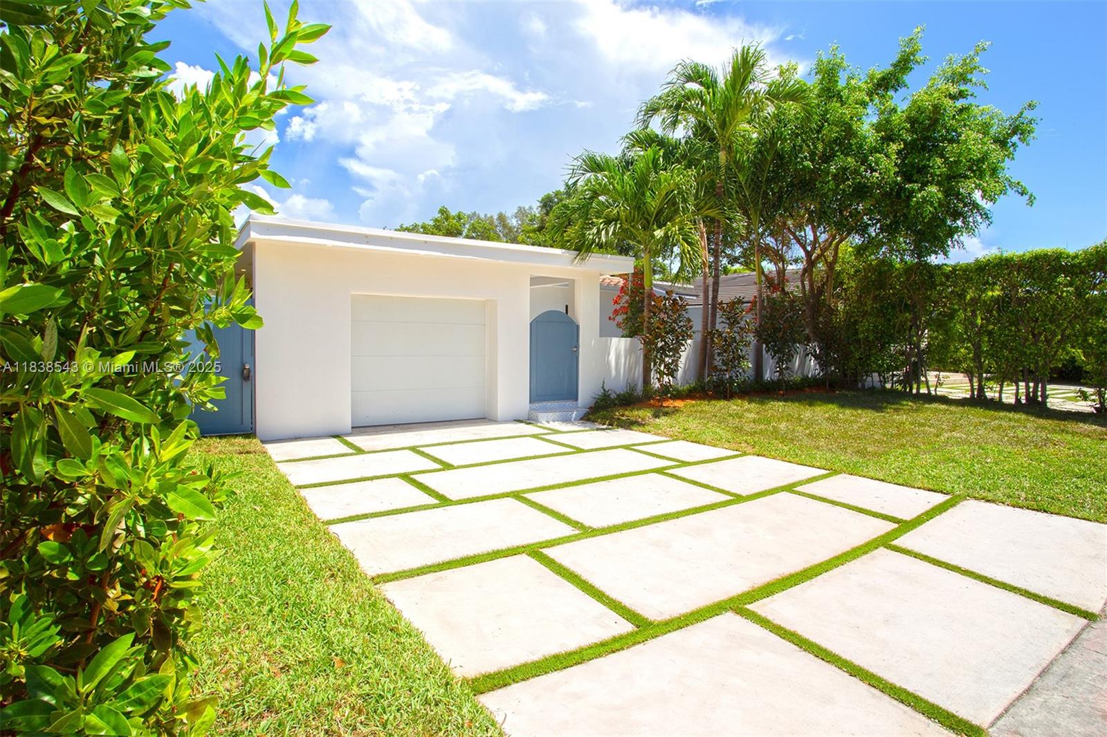 Residential, Miami Beach, Florida image 2