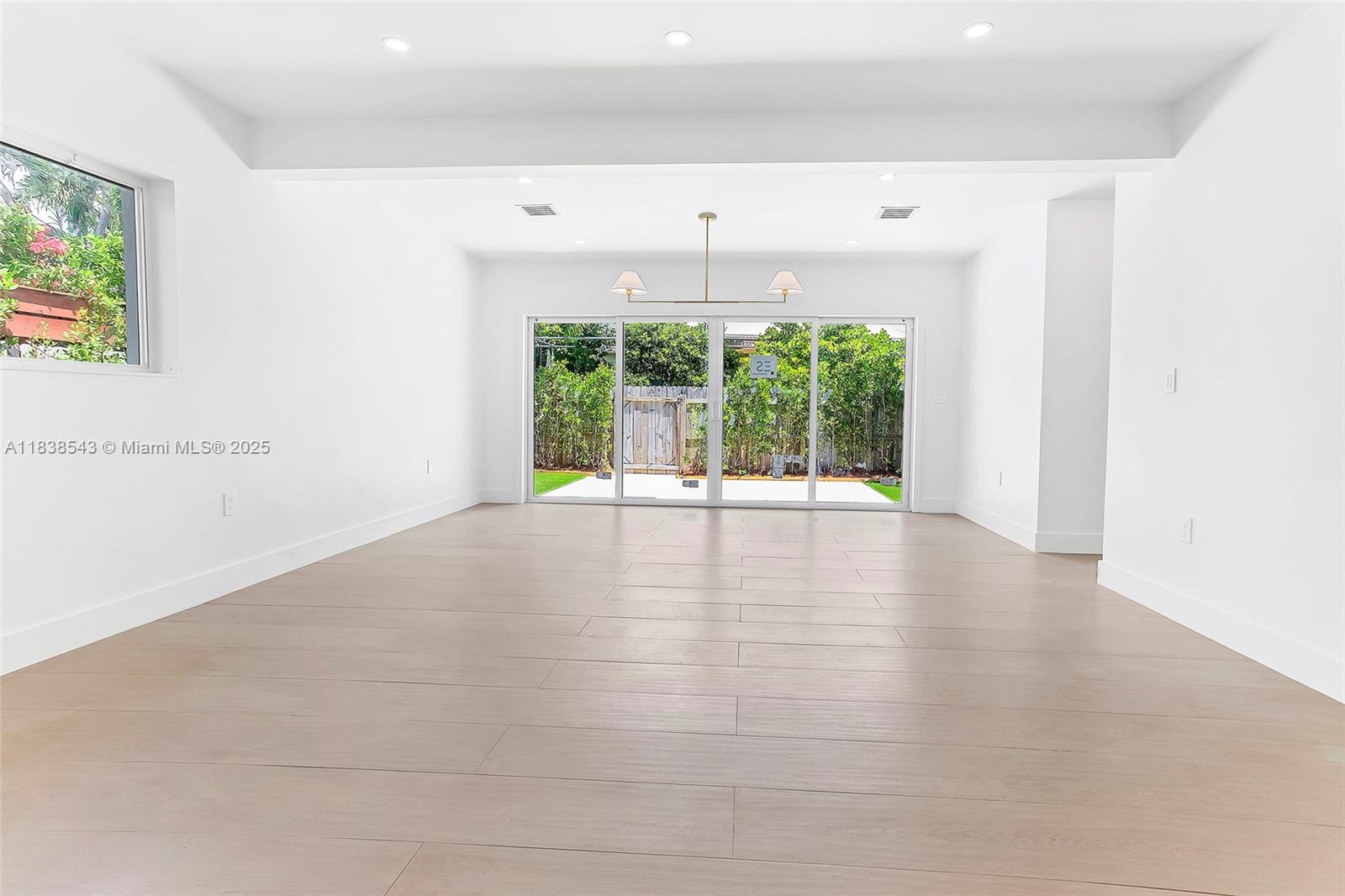 Residential, Miami Beach, Florida image 24