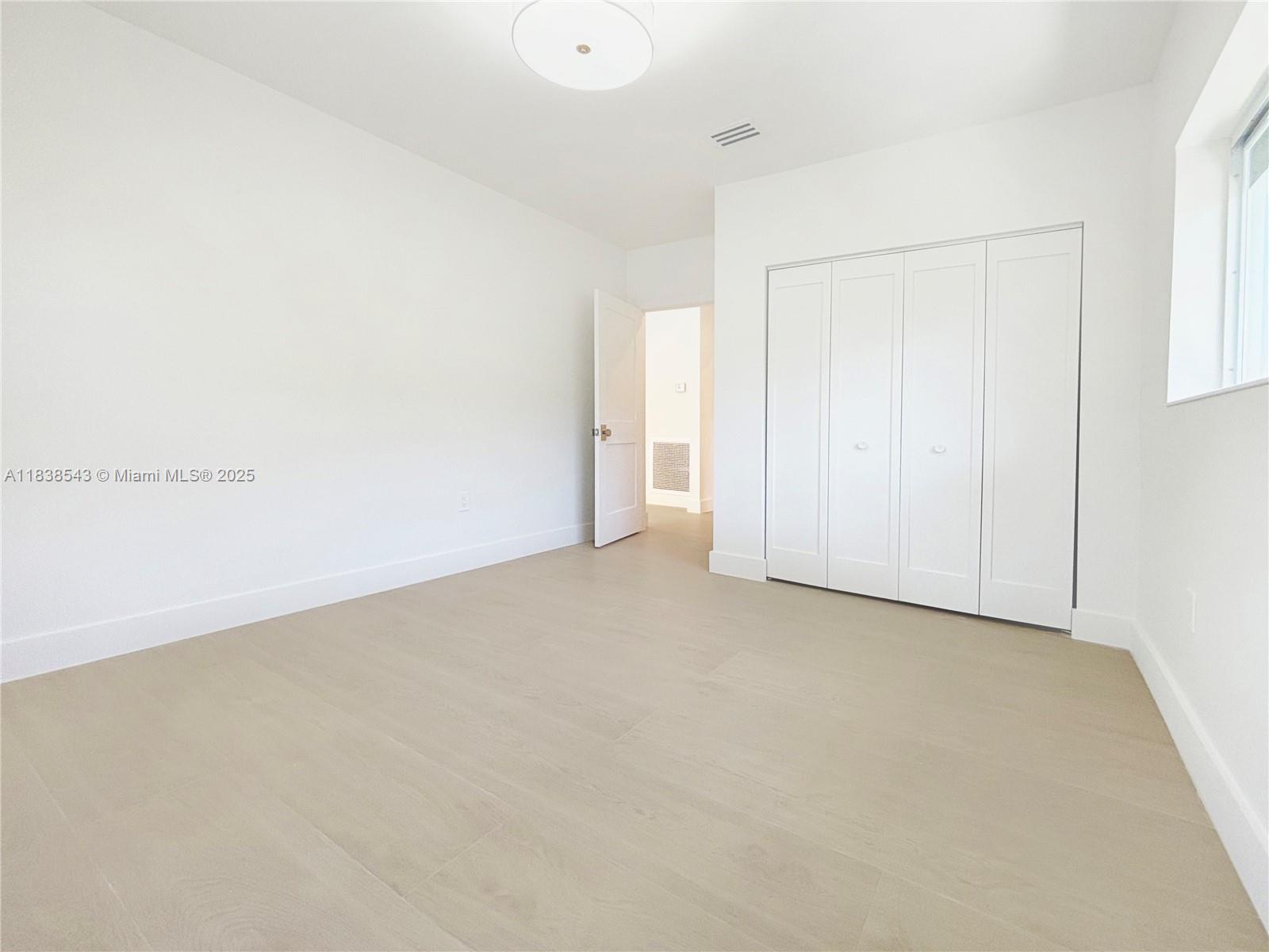 Residential, Miami Beach, Florida image 33