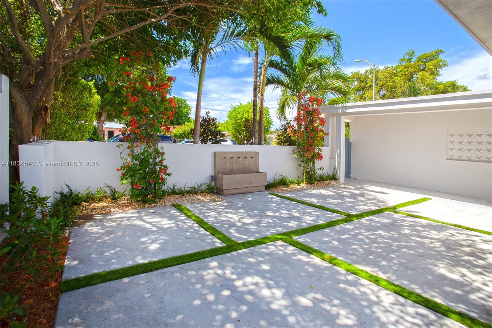 Residential, Miami Beach, Florida image 6