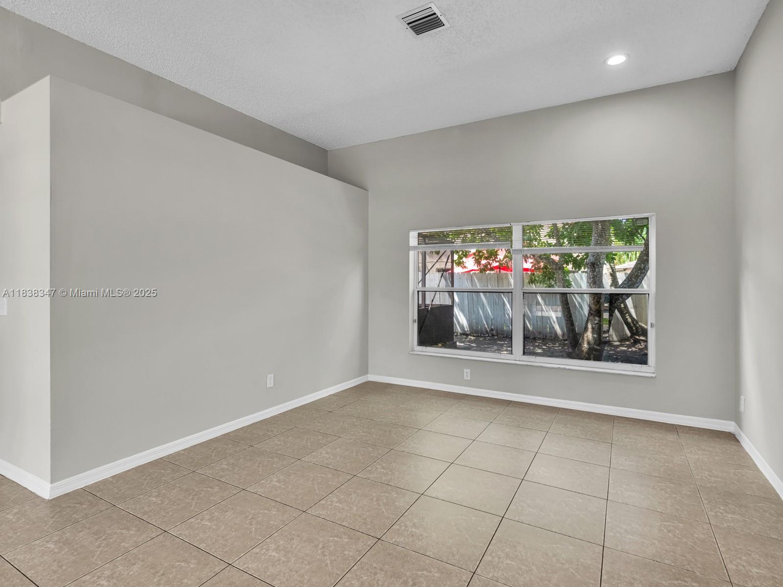 18232 SW 5th St, Pembroke Pines, Florida image 5