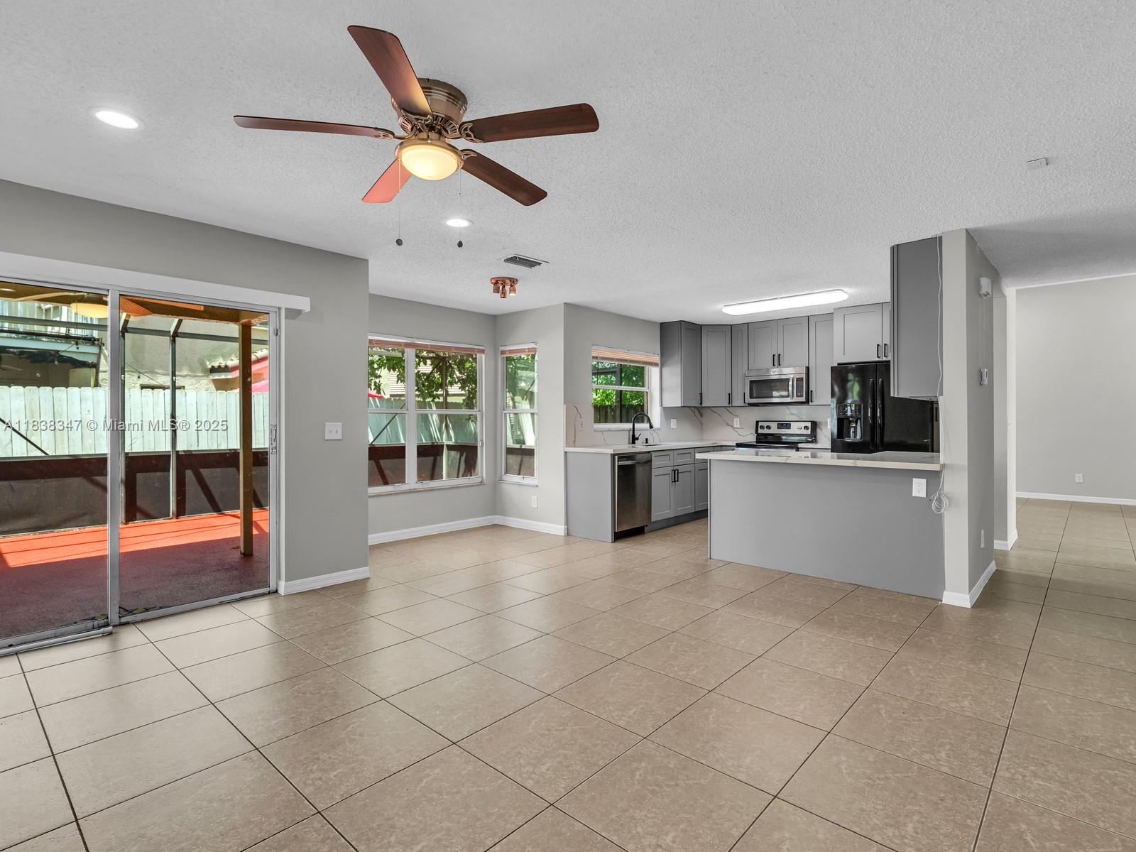 18232 SW 5th St, Pembroke Pines, Florida image 7