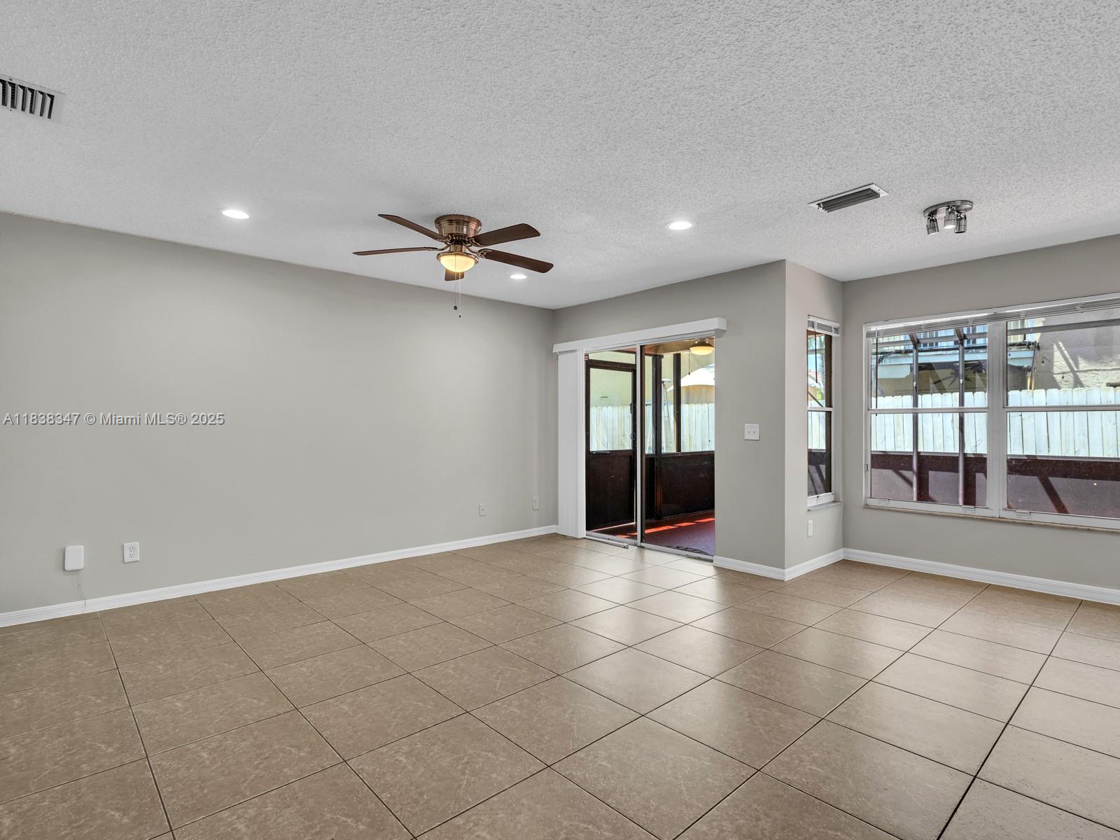 18232 SW 5th St, Pembroke Pines, Florida image 8