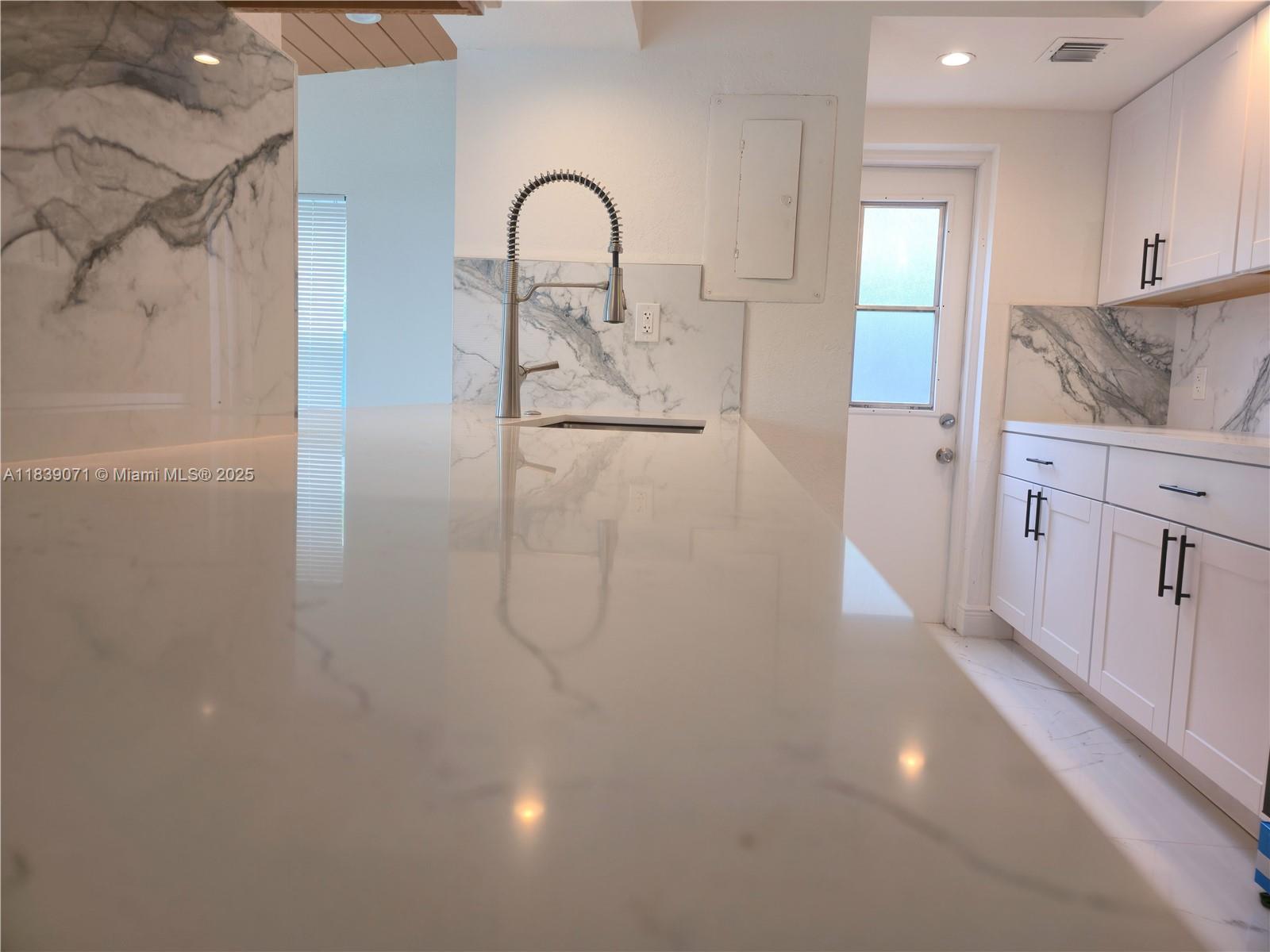 1141 SW 8th Ter, Fort Lauderdale, Florida image 7
