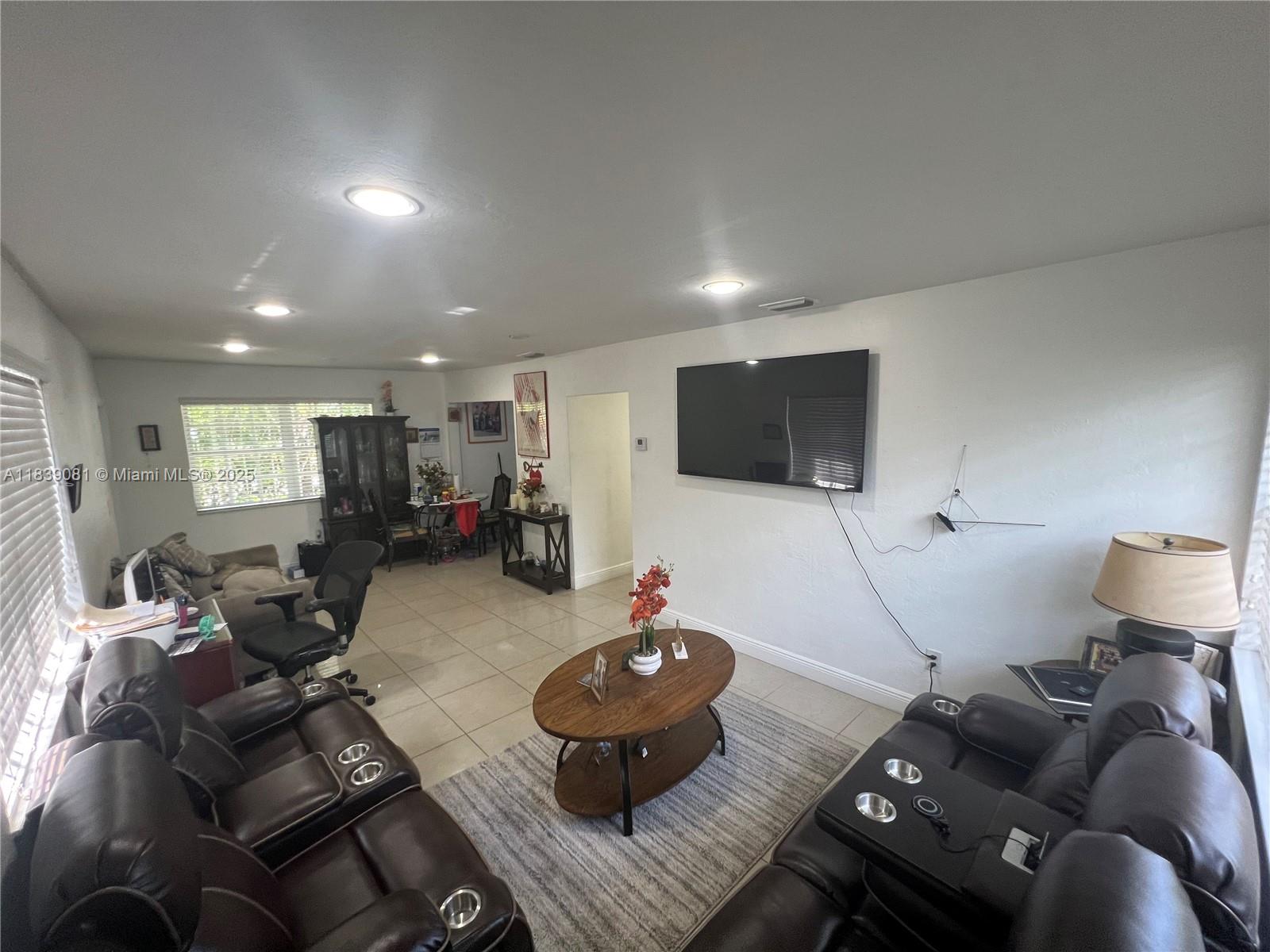1190 NW 135th St, North Miami, Florida image 33