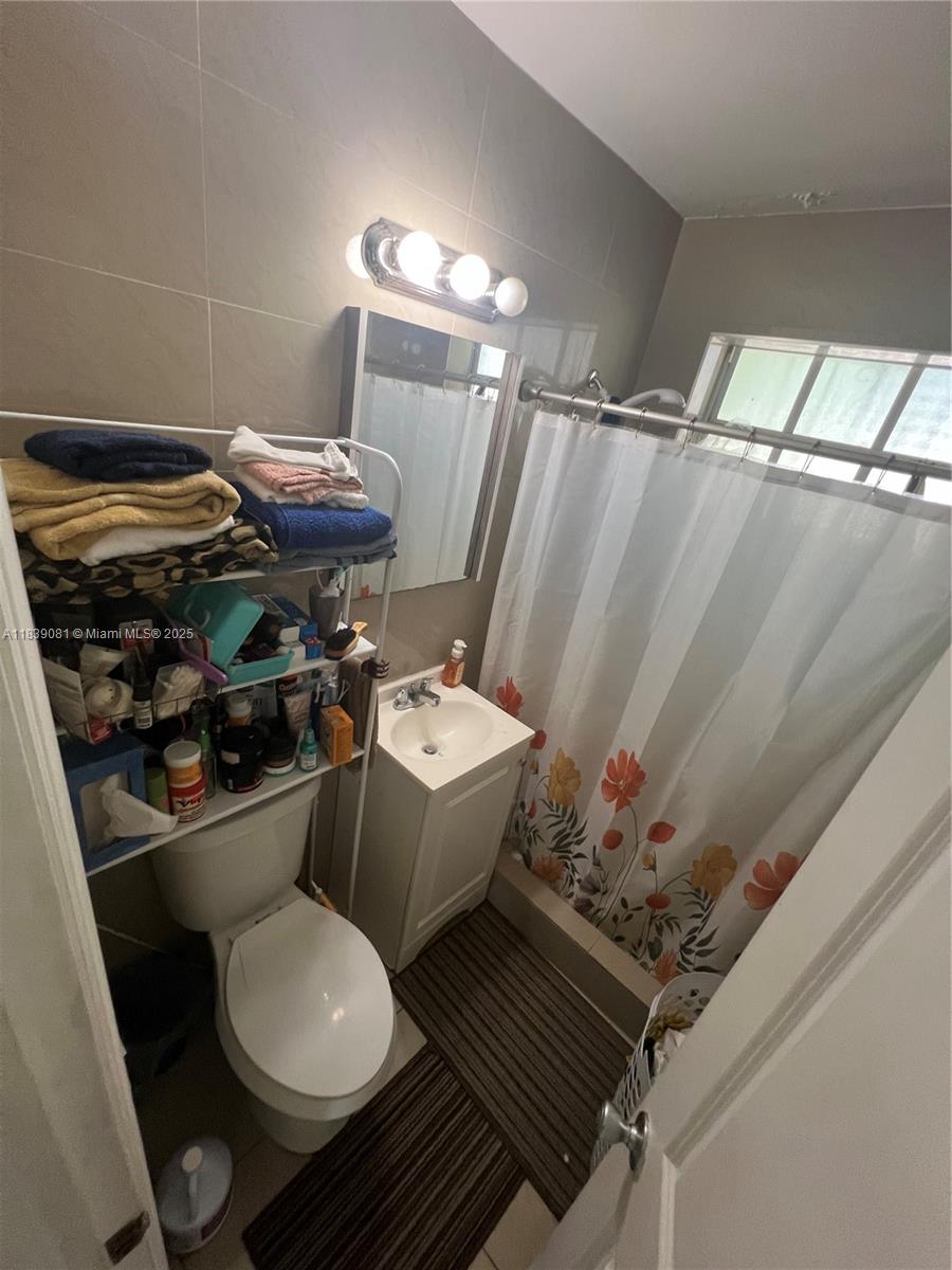 1190 NW 135th St, North Miami, Florida image 44