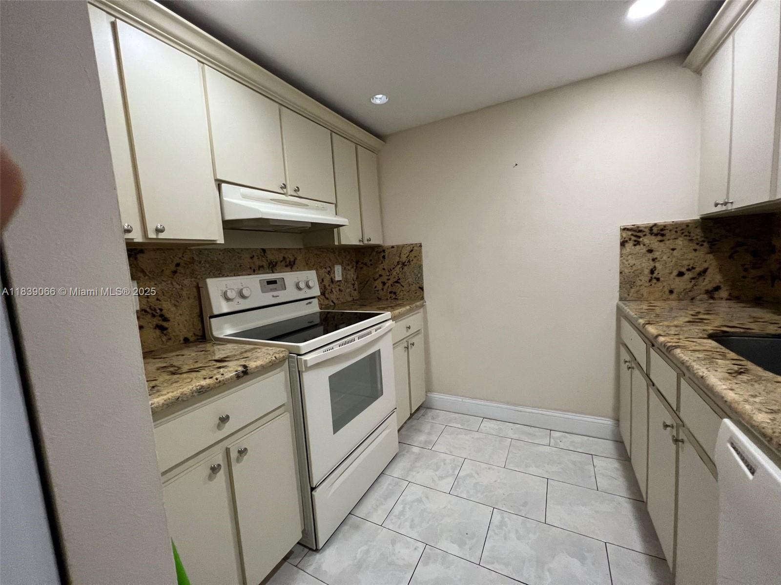 8200 SW 210th St #308, Cutler Bay, Florida image 7