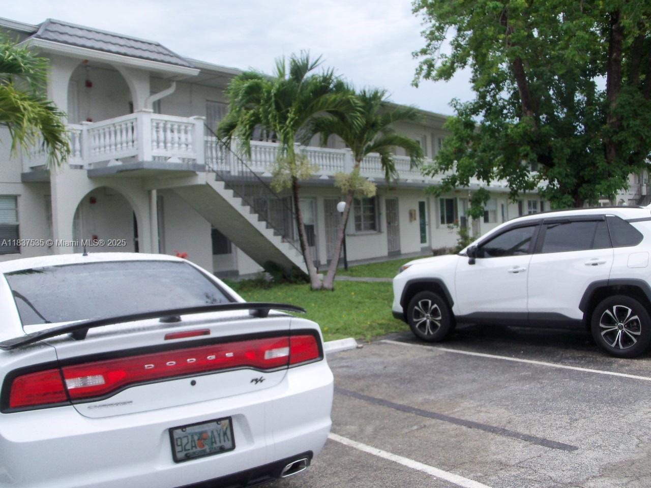 165 NE 203rd Ter #31, Miami Gardens, Florida image 3