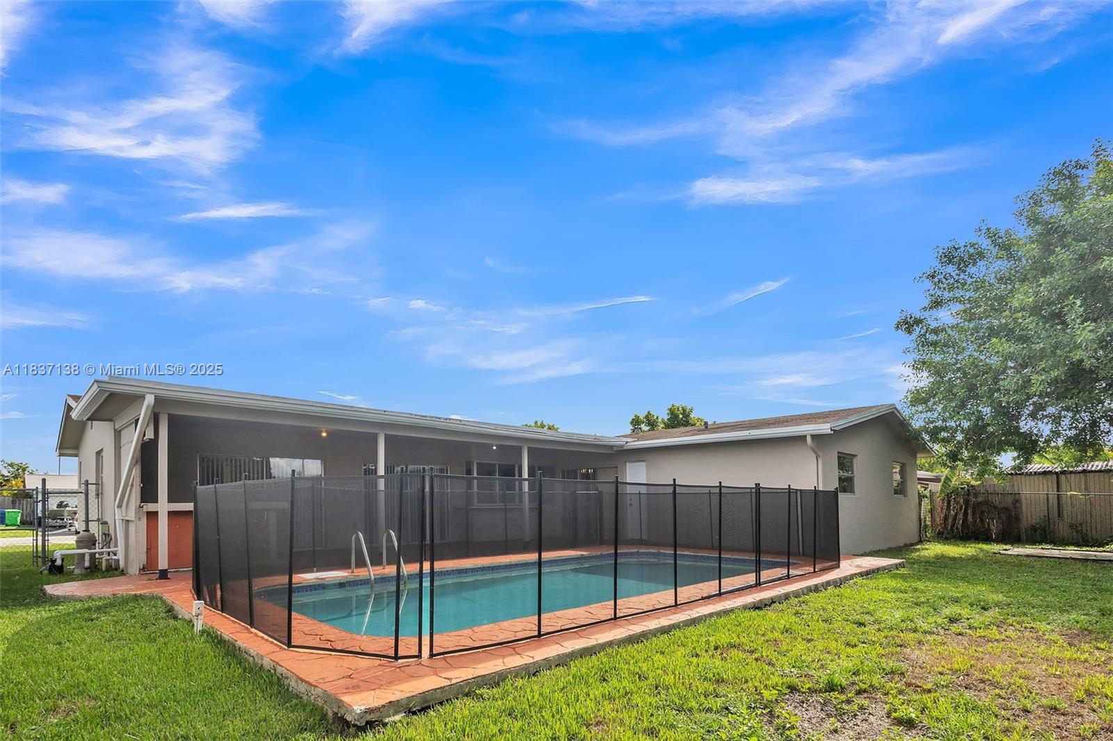 8390 NW 24th St, Sunrise, Florida image 30