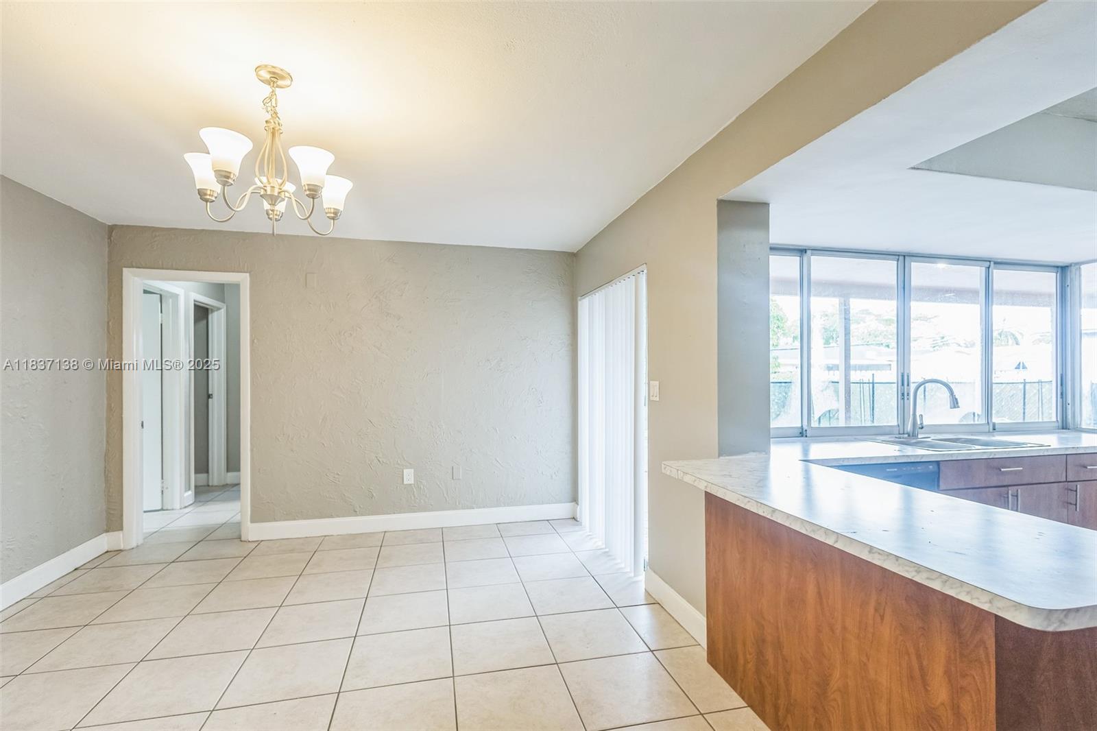 8390 NW 24th St, Sunrise, Florida image 7