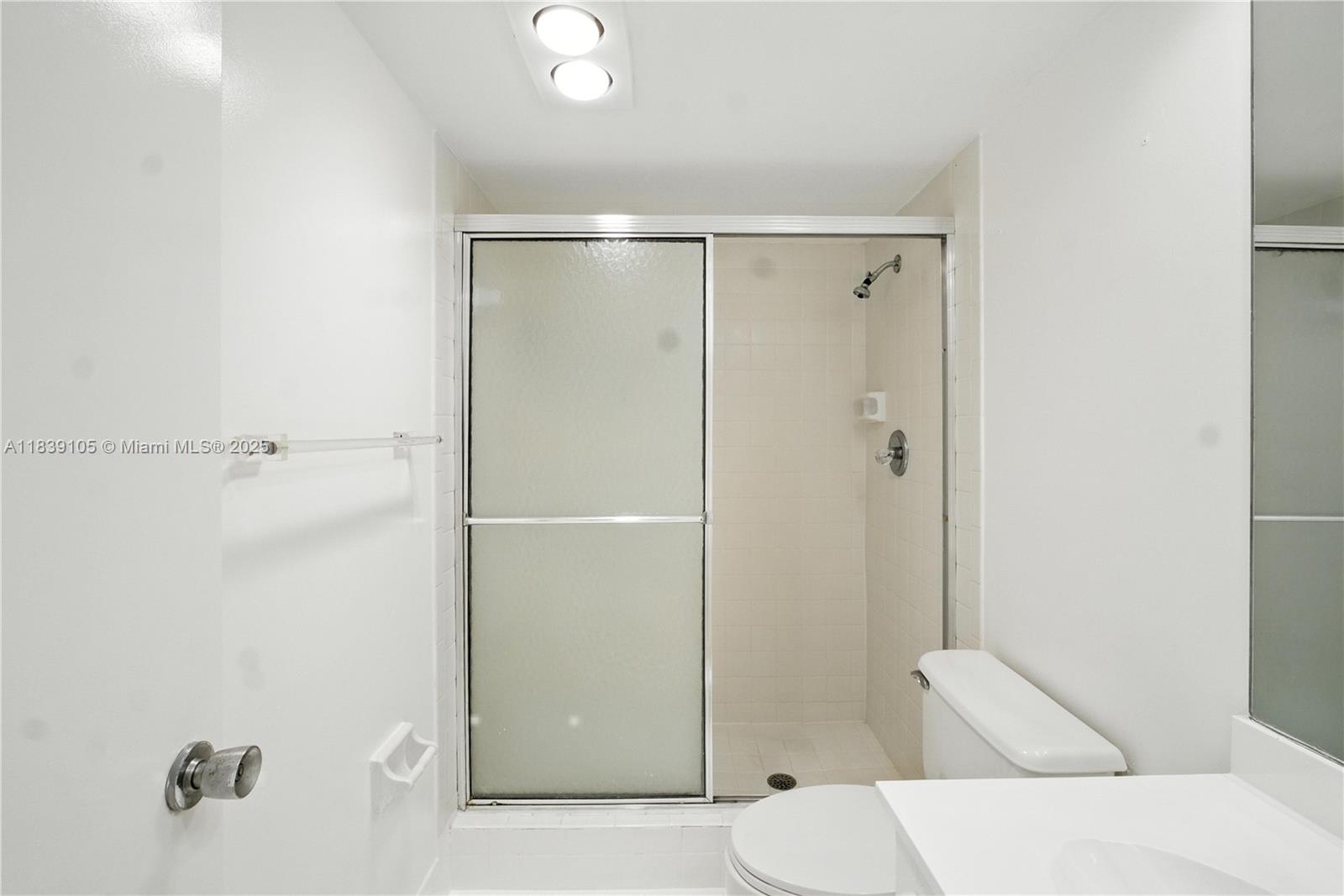 3850 Oaks Clubhouse Dr #307, Pompano Beach, Florida image 19