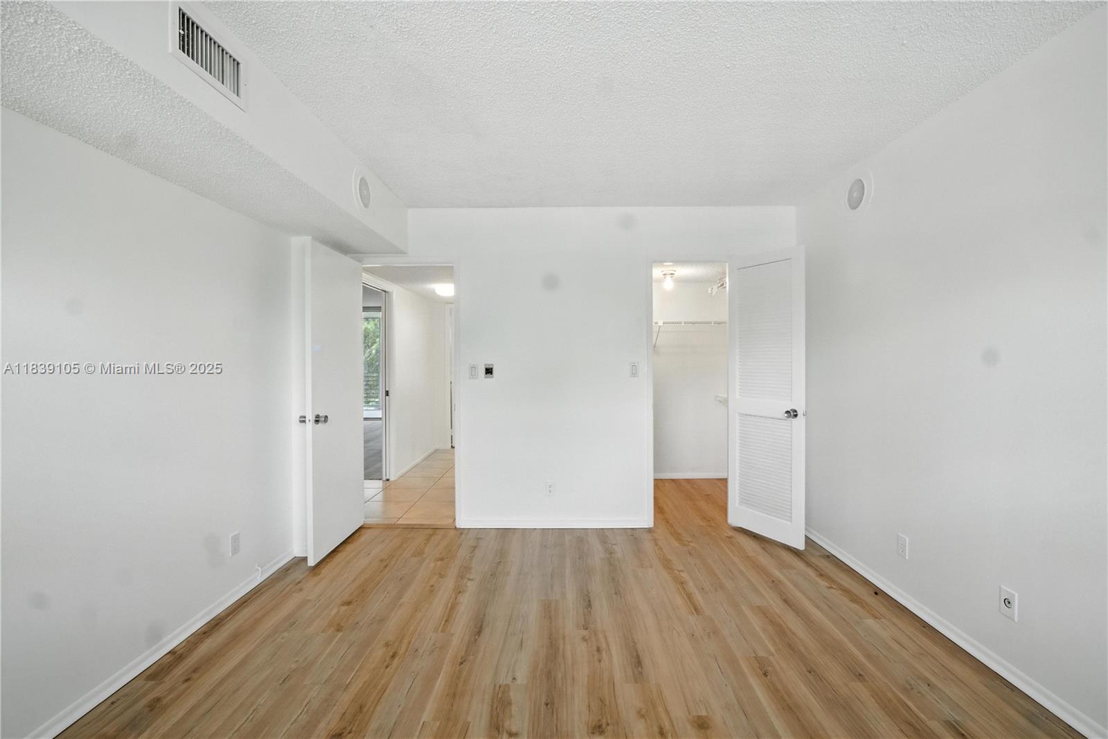 3850 Oaks Clubhouse Dr #307, Pompano Beach, Florida image 23