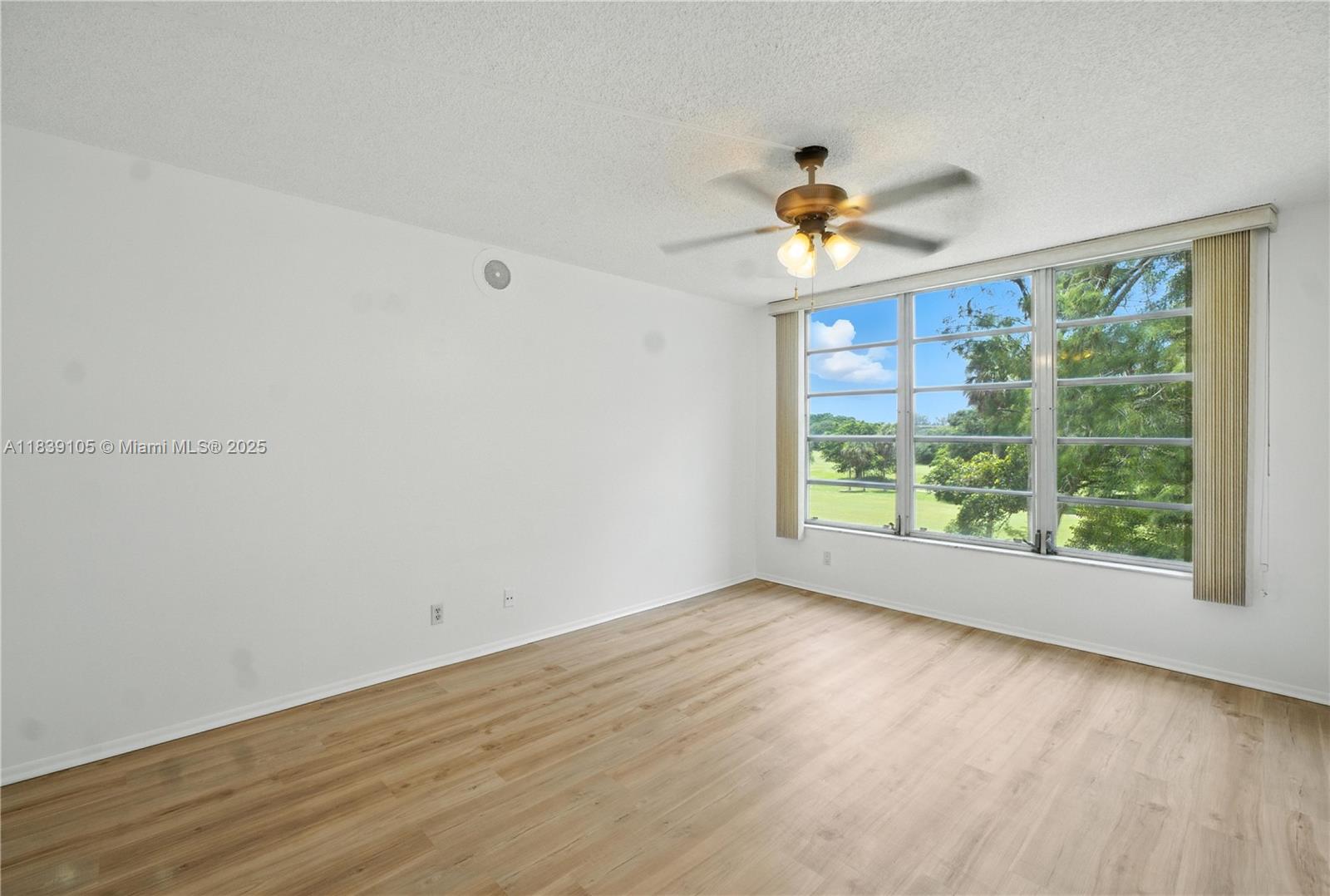 3850 Oaks Clubhouse Dr #307, Pompano Beach, Florida image 26