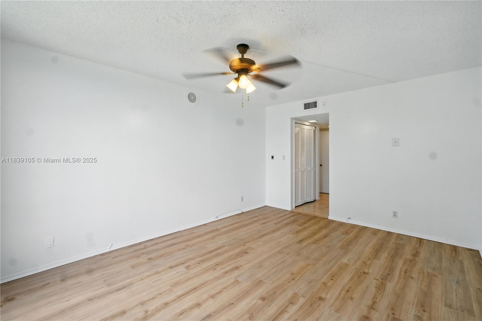 3850 Oaks Clubhouse Dr #307, Pompano Beach, Florida image 27