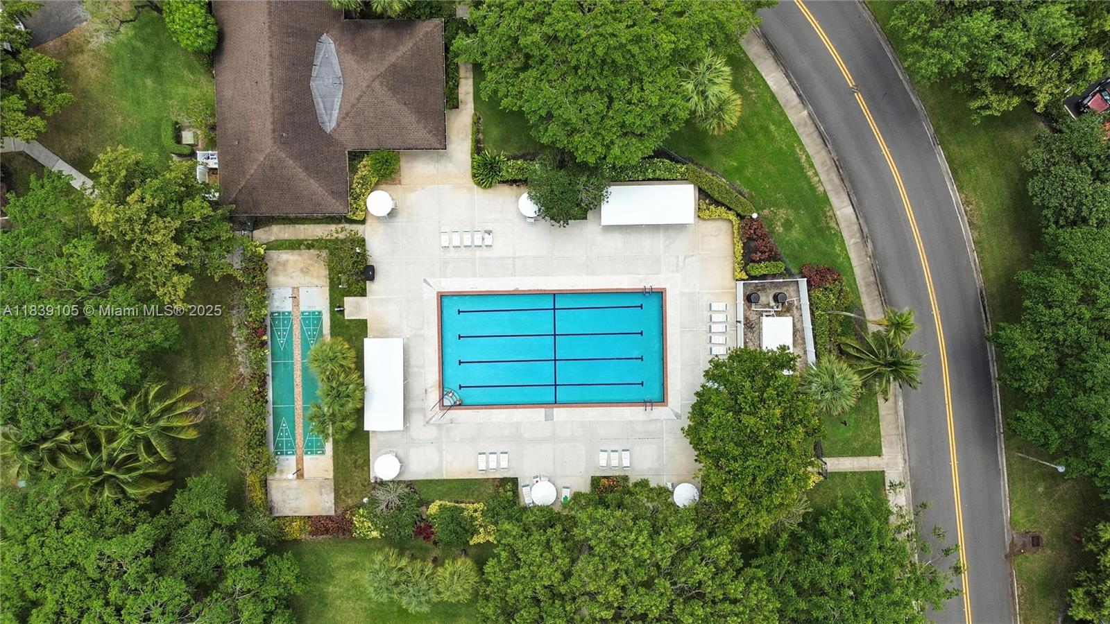3850 Oaks Clubhouse Dr #307, Pompano Beach, Florida image 3
