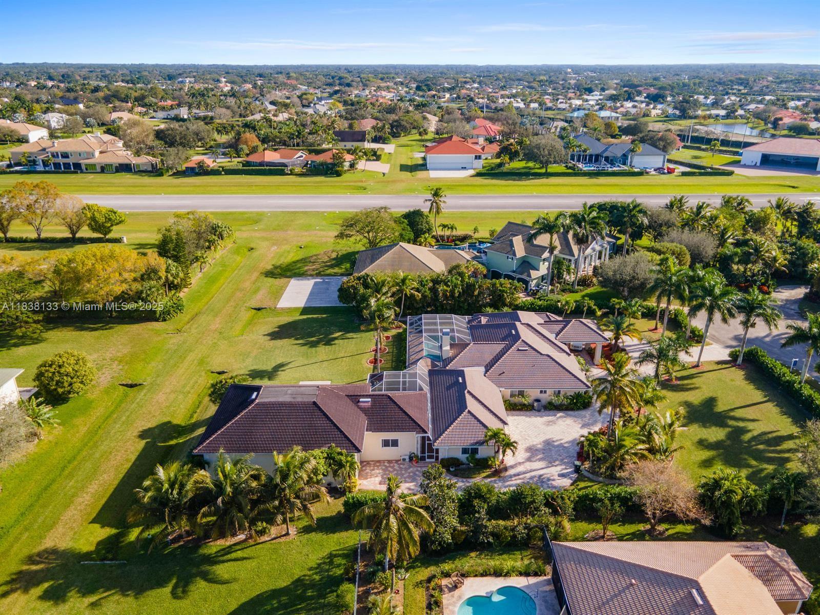 15595 Chandelle Pl, Wellington, Florida image 3