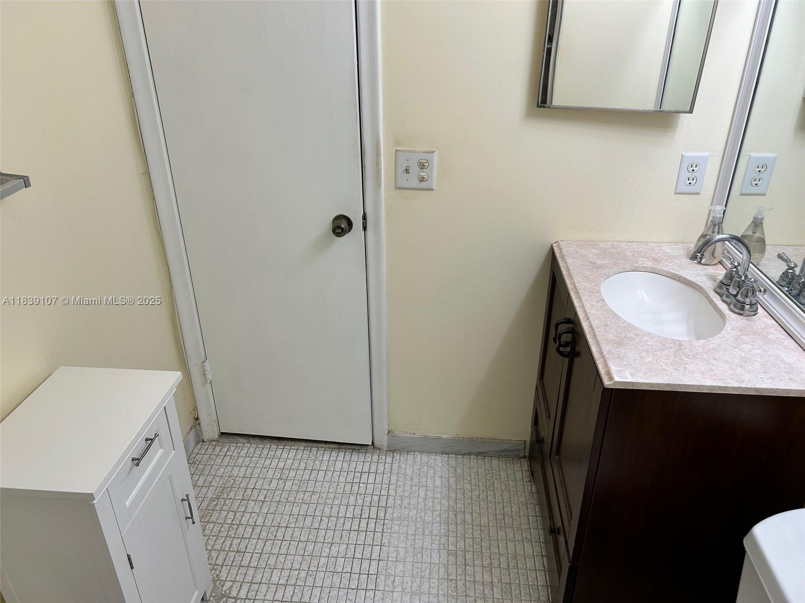 371 S Hollybrook Dr #308, Pembroke Pines, Florida image 32