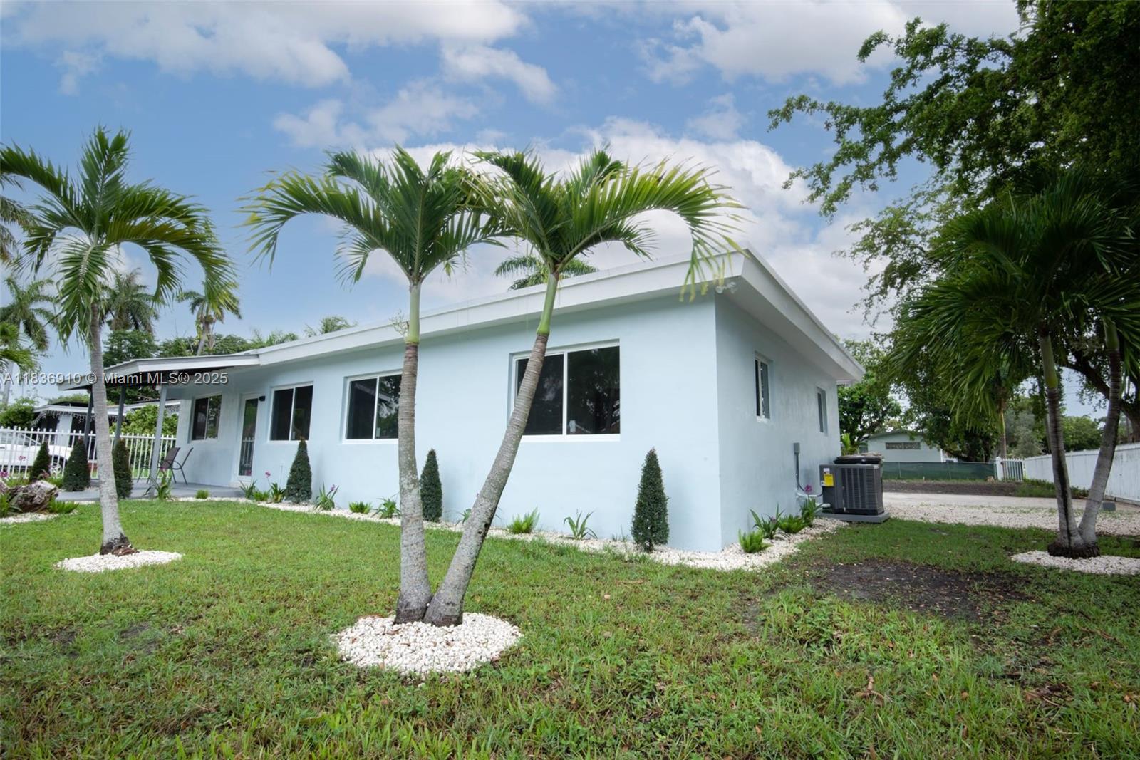 495 NE 141st St, North Miami, Florida image 1
