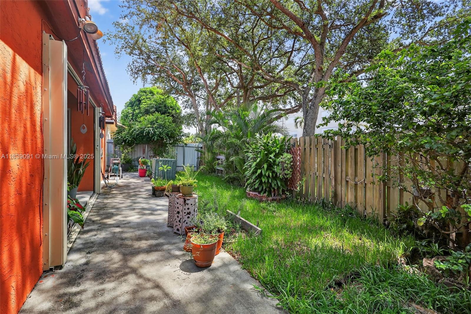 19611 NW 82nd Ct, Hialeah, Florida image 28
