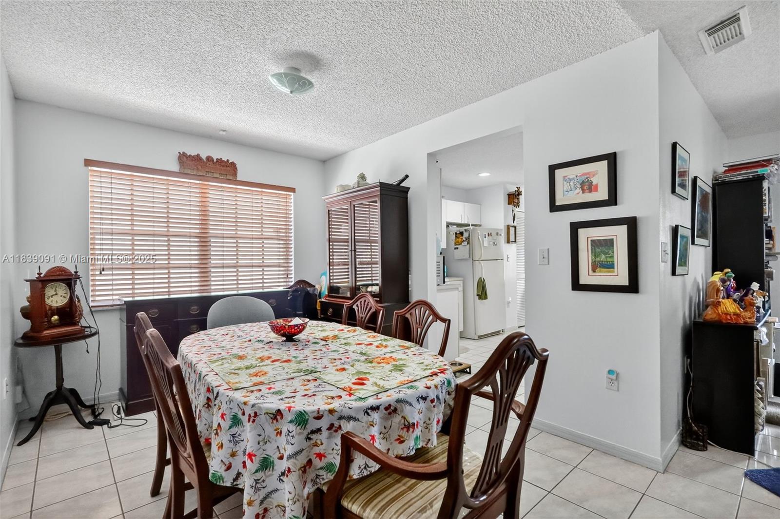 19611 NW 82nd Ct, Hialeah, Florida image 7