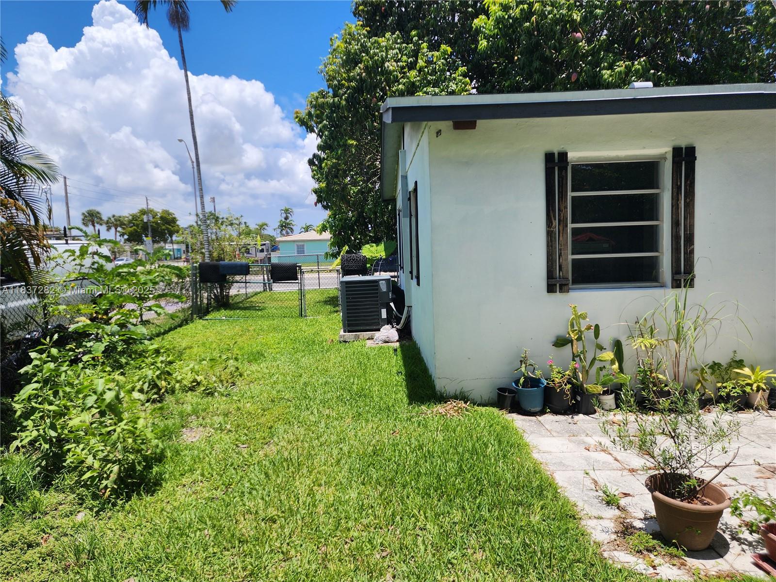 3521 E 8th Ave, Hialeah, Florida image 47