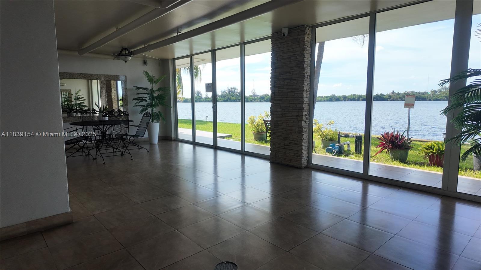 2451 SW 16th St, Fort Lauderdale, Florida image 6