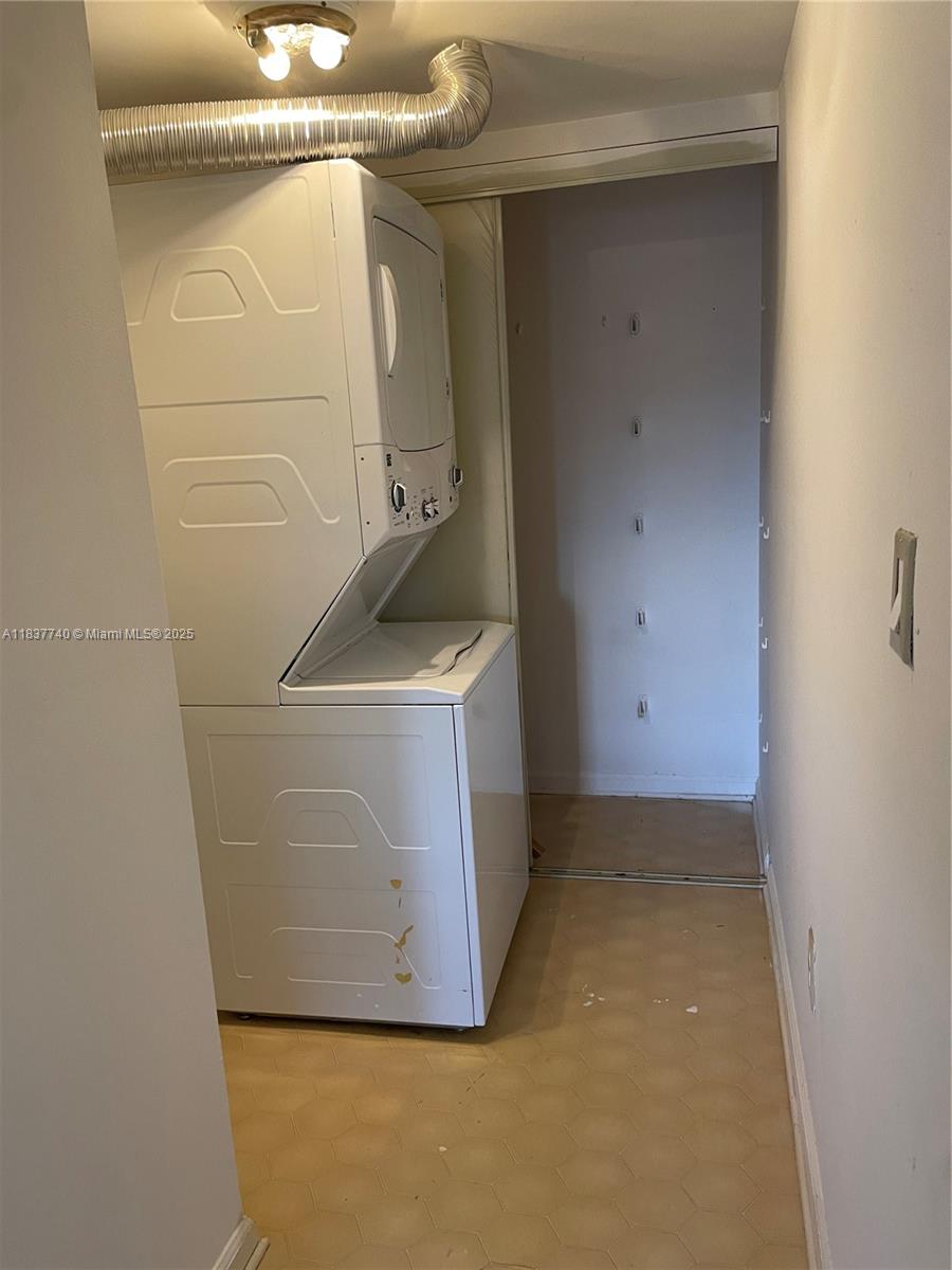 7152 S Devon Dr #304, Tamarac, Florida image 12