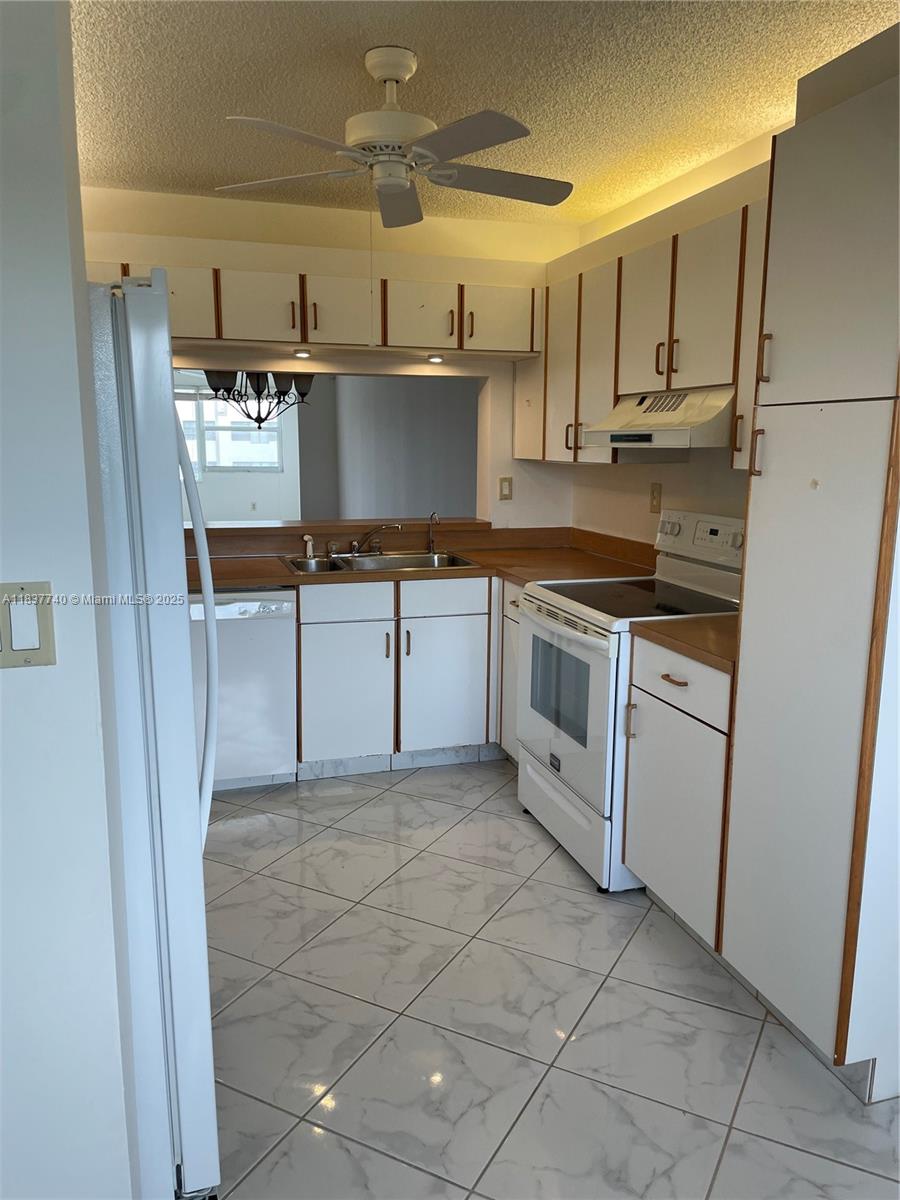 7152 S Devon Dr #304, Tamarac, Florida image 4