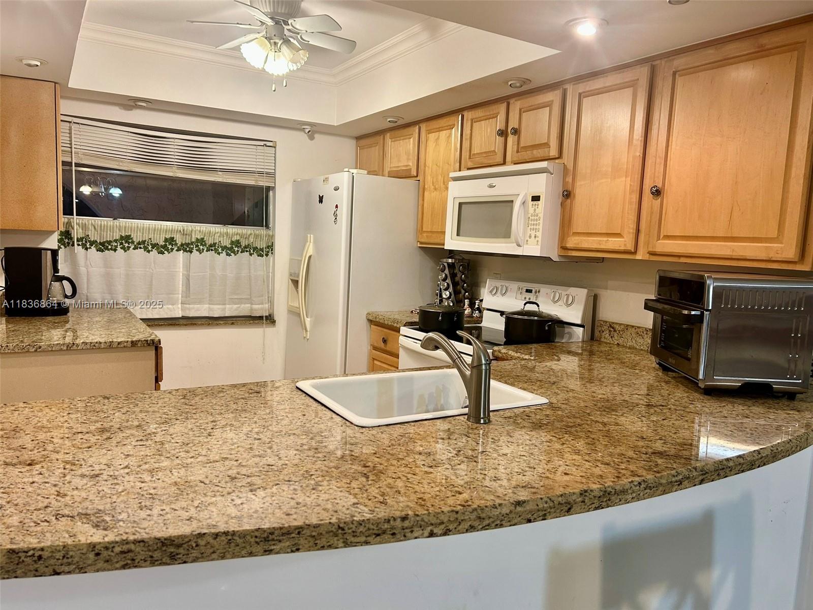 1206 Bahama Bnd #F2, Coconut Creek, Florida image 3