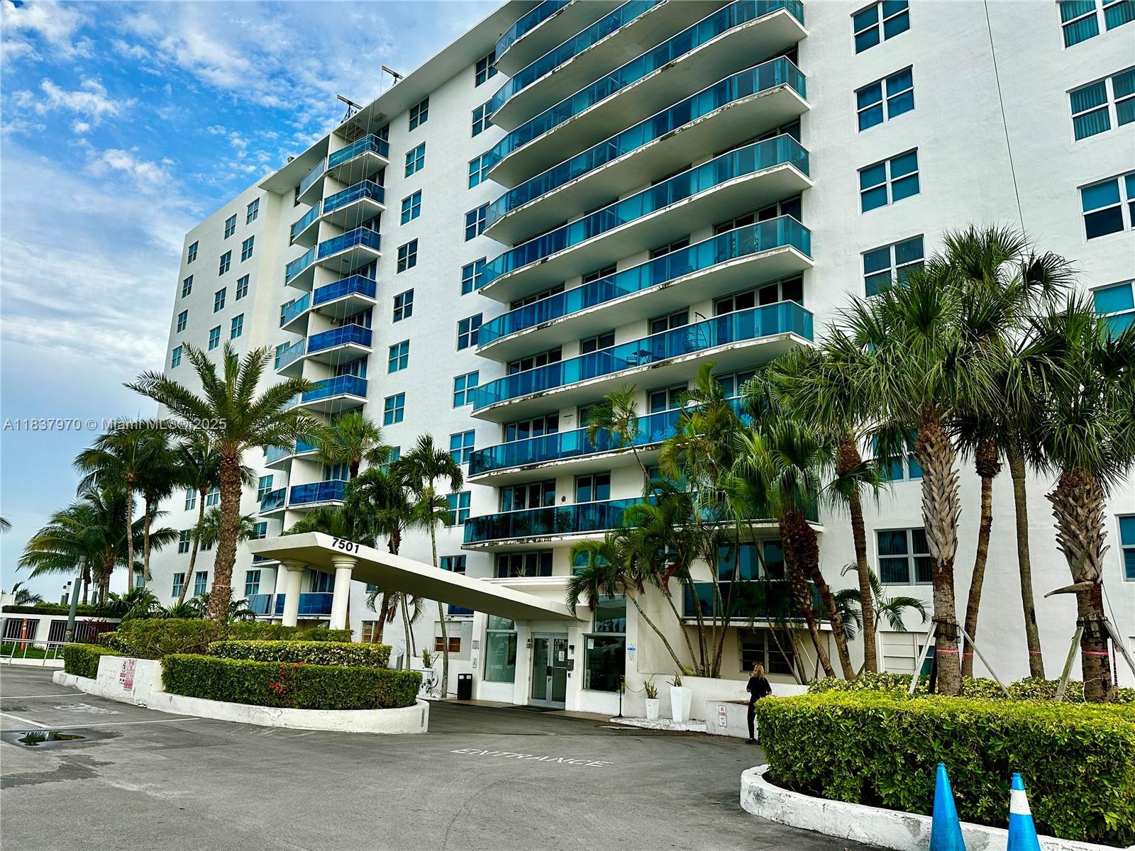 7501 E Treasure Dr #1P, North Bay Village, Florida image 1